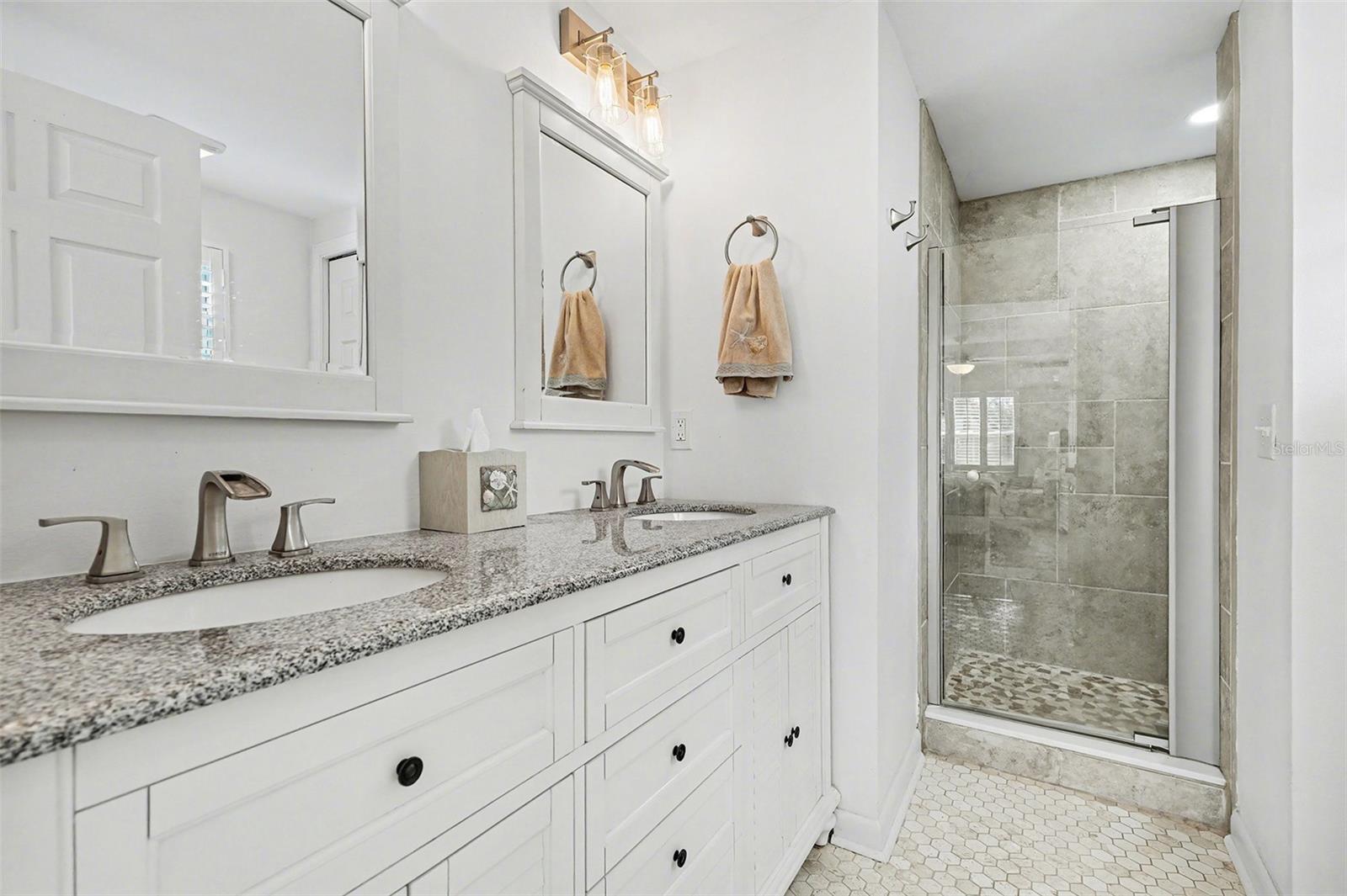 Image 13 of 30 For 206 Harbor Drive