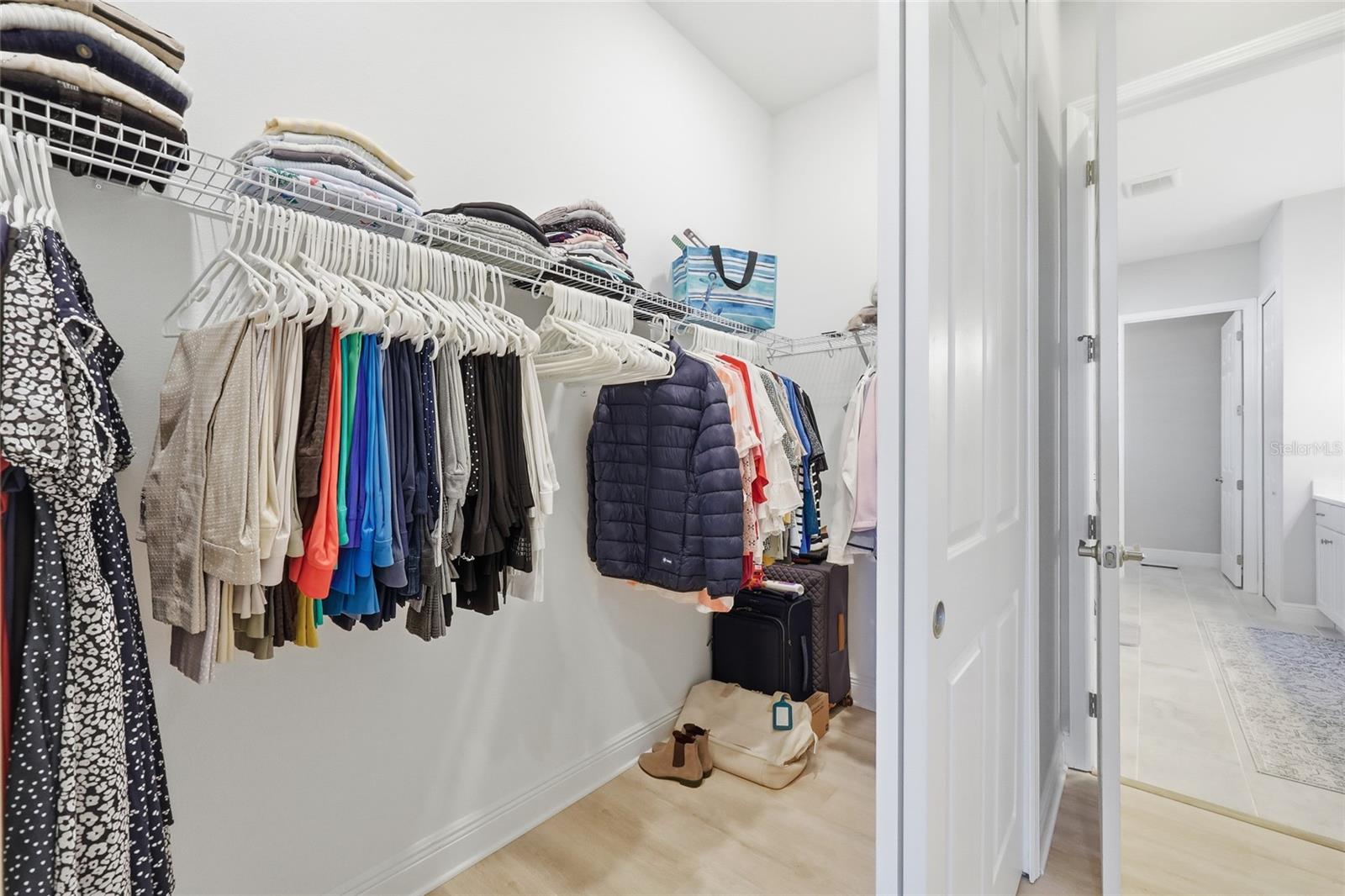 Image 27 of 52 For 2154 Wallingford Loop