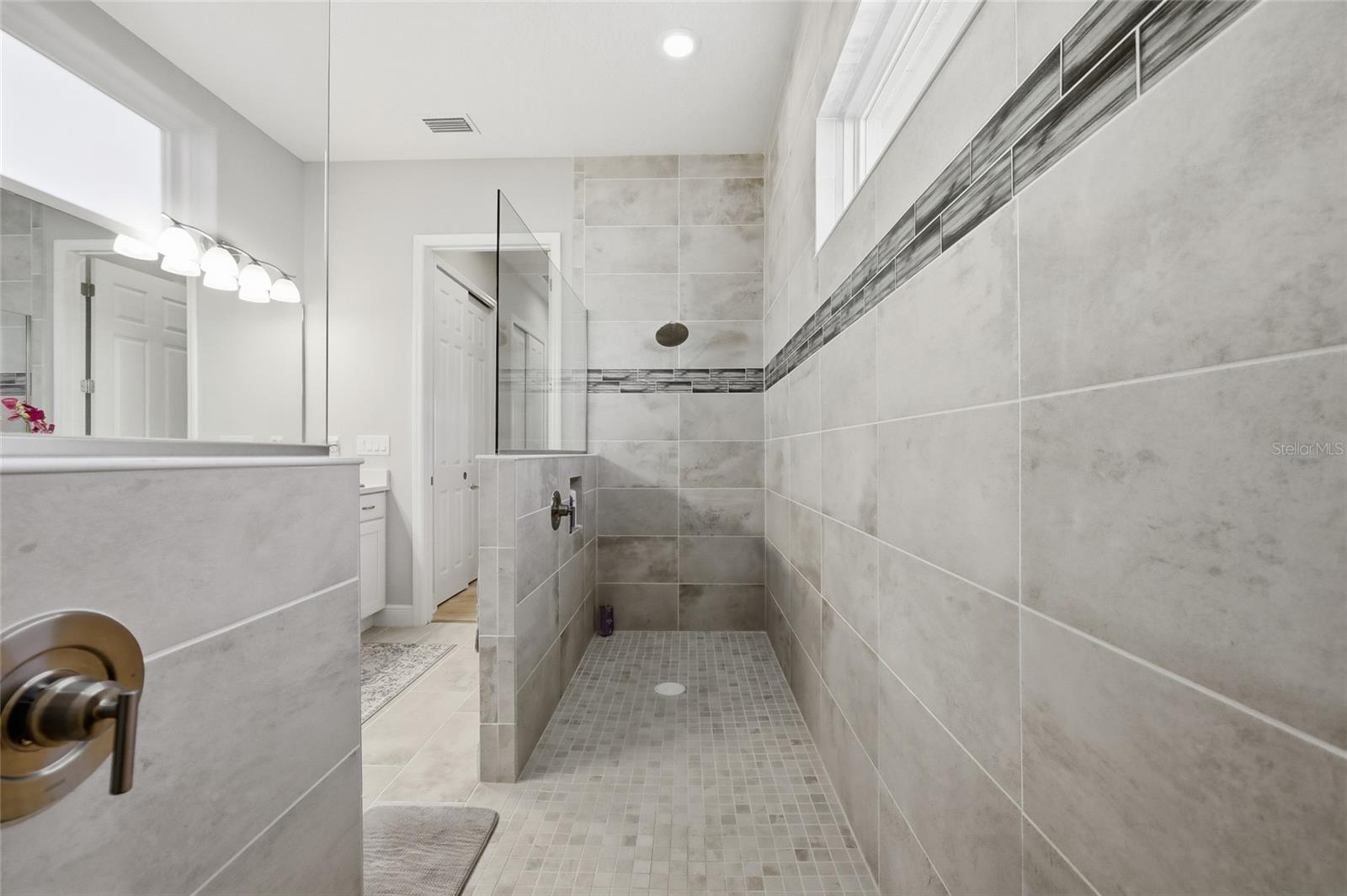 Image 32 of 52 For 2154 Wallingford Loop