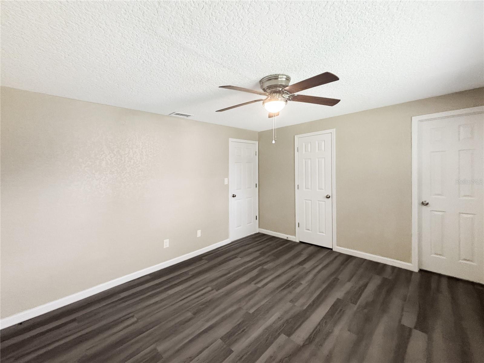 Image 15 of 28 For 122 Drew Avenue