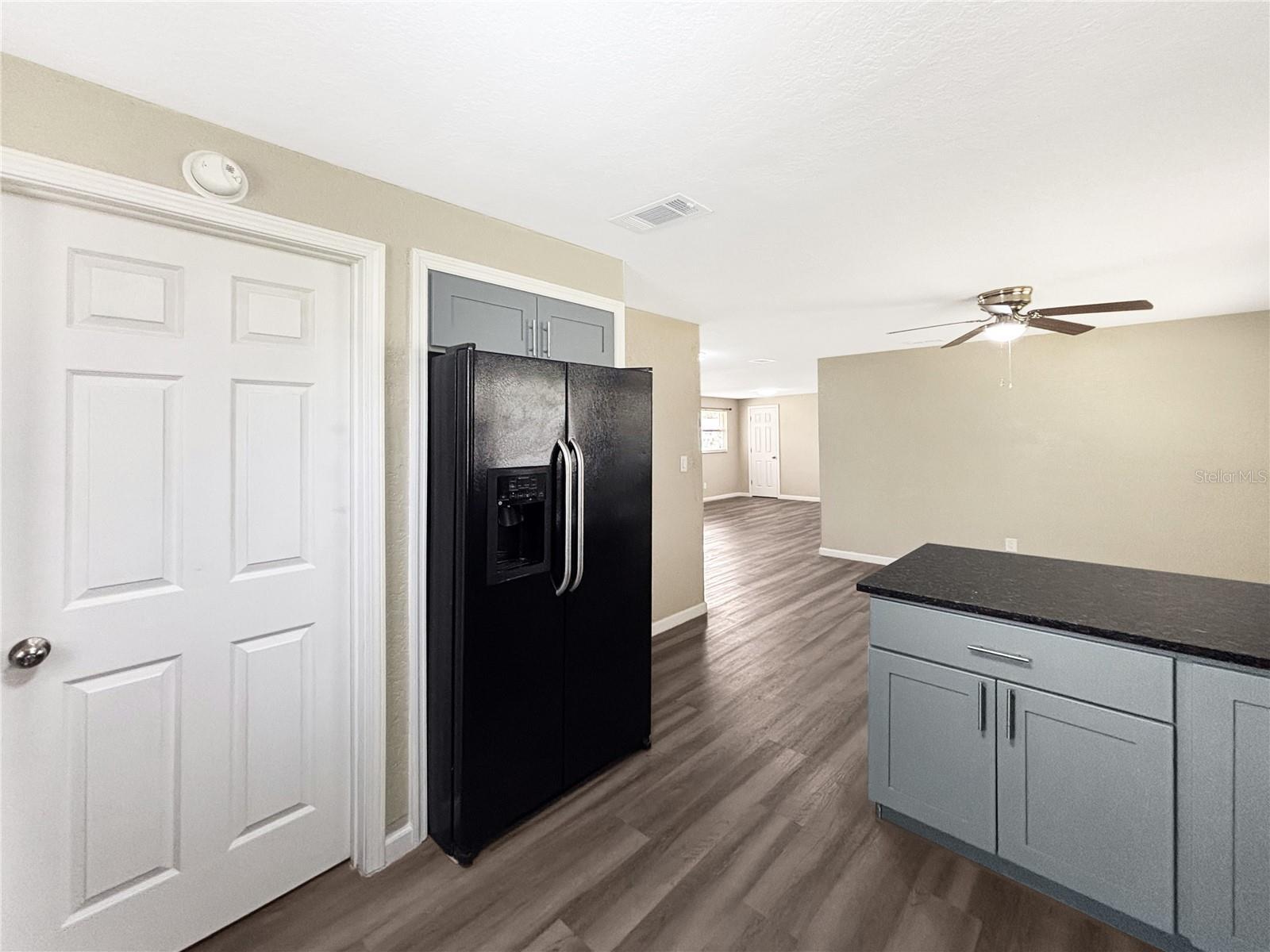 Image 5 of 28 For 122 Drew Avenue