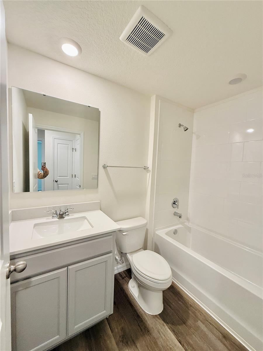 Image 14 of 37 For 16311 Lakelet Alley