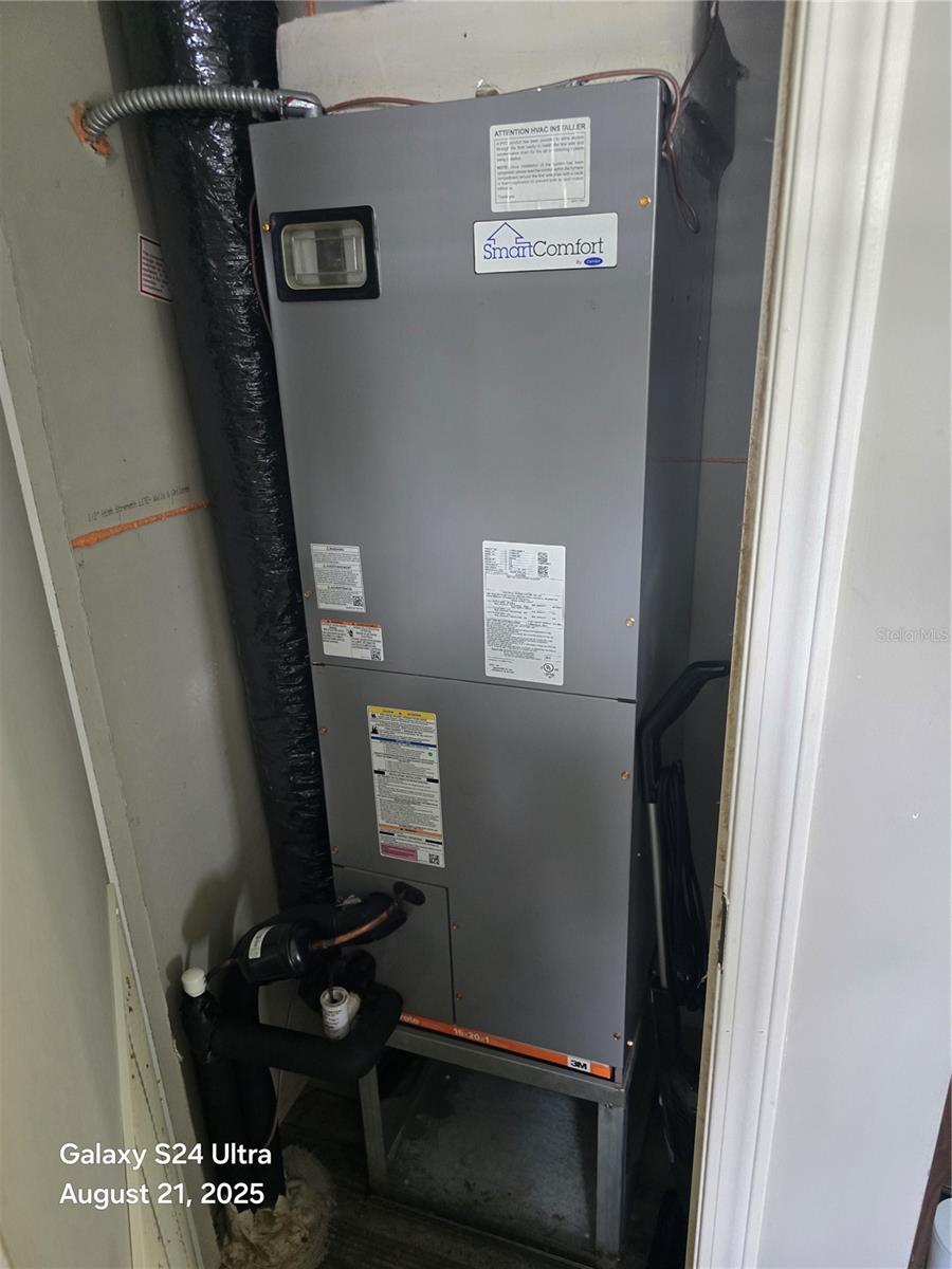 Image 15 of 24 For 2886 Canyon Drive 584