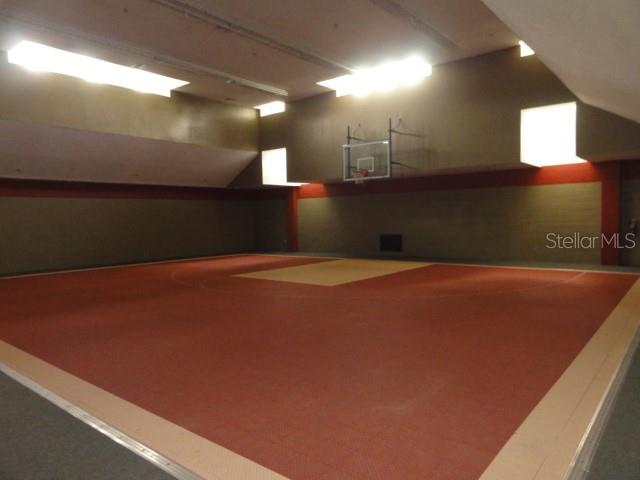 Image 20 of 28 For 831 Camargo Way 302