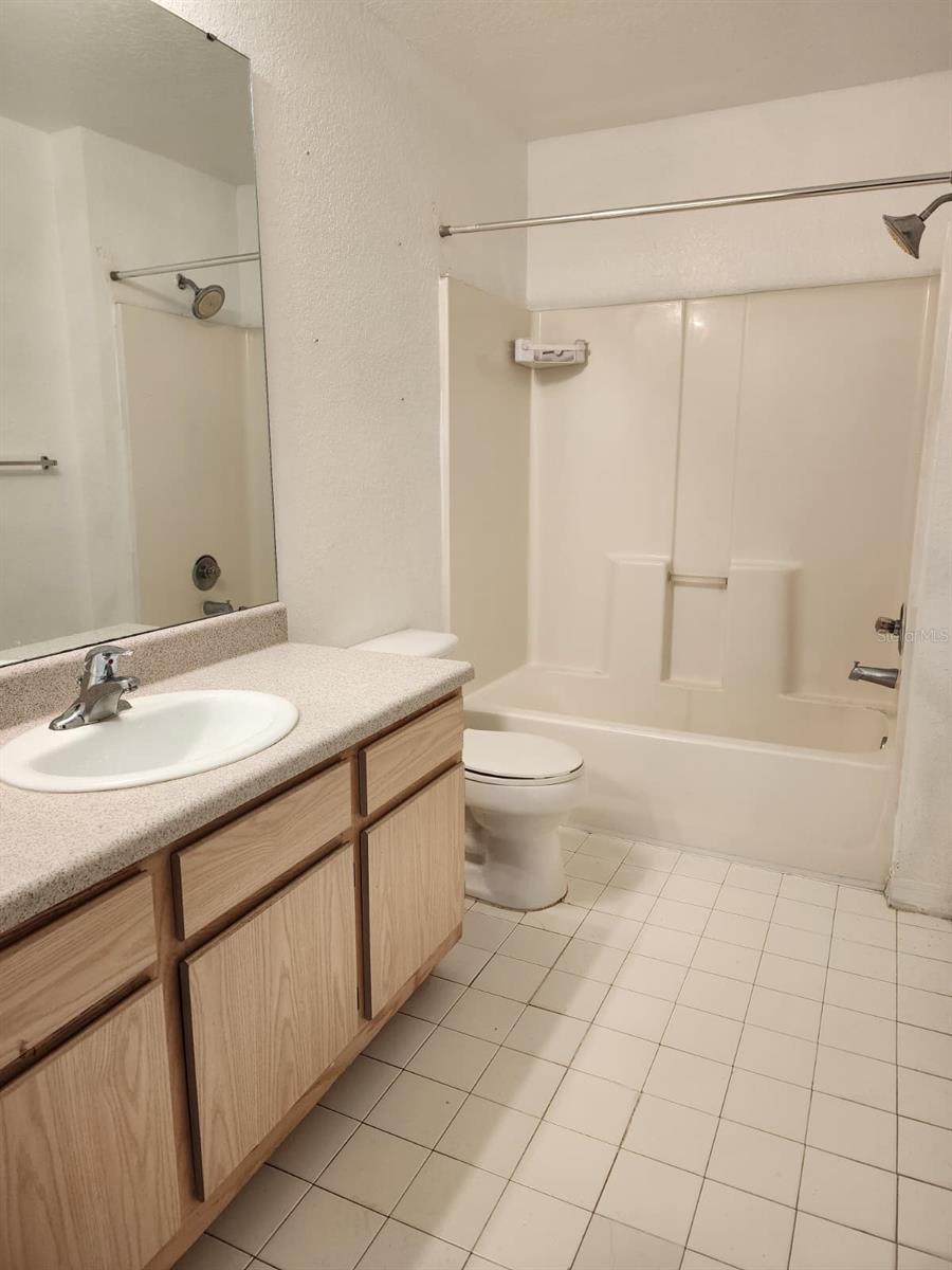 Image 10 of 17 For 5483 Vineland Road 10107