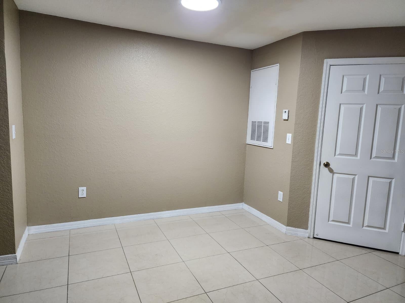 Image 2 of 17 For 5483 Vineland Road 10107