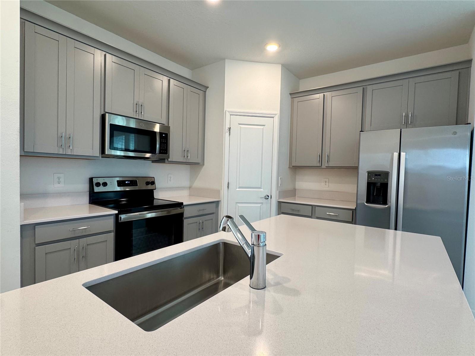 Image 6 of 36 For 6473 Pine Warbler Way