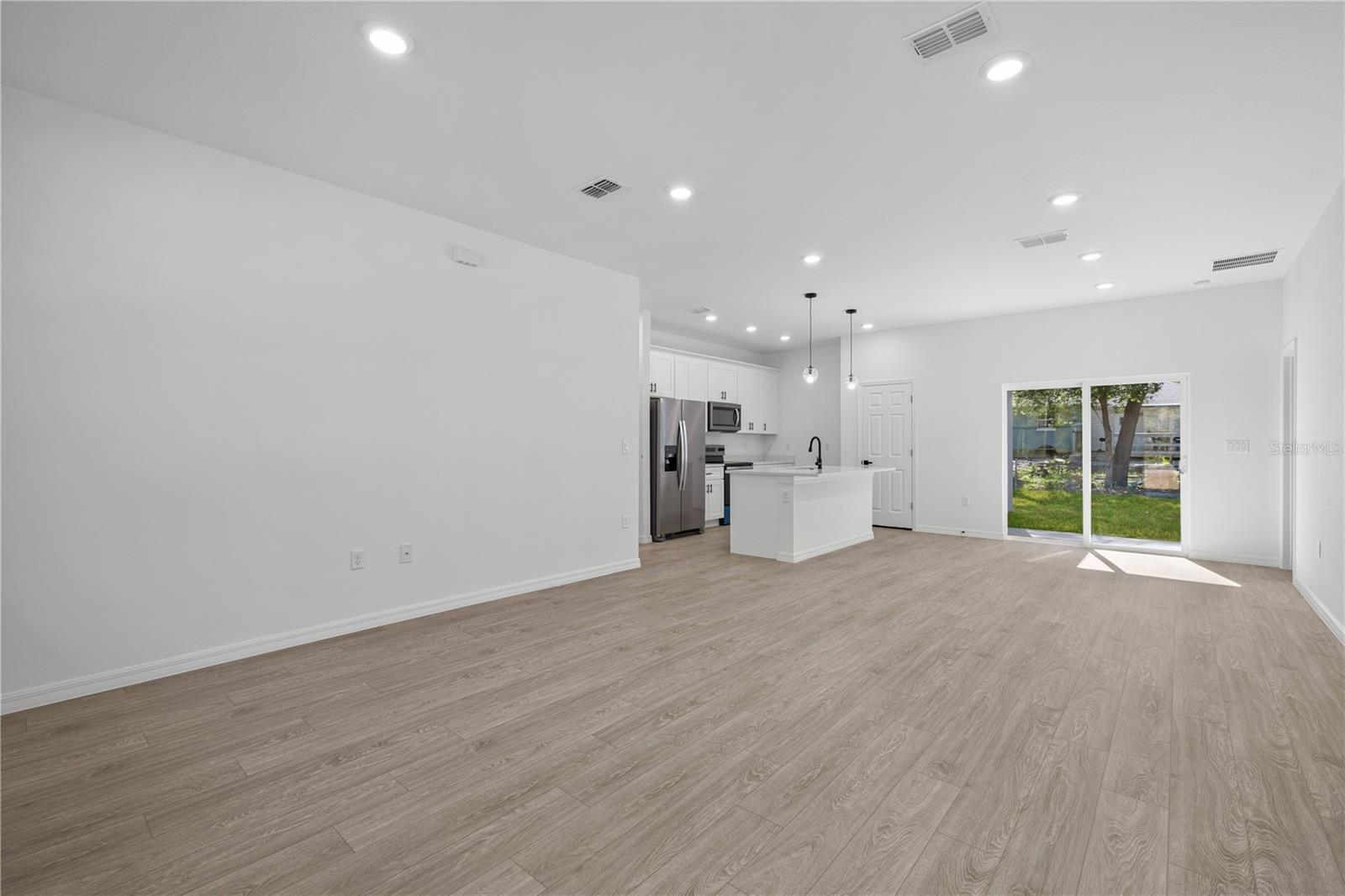 Image 7 of 34 For 1650 Redfin Drive