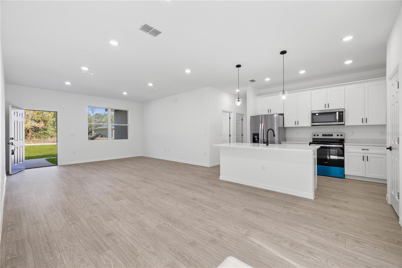 Image 9 of 34 For 1650 Redfin Drive