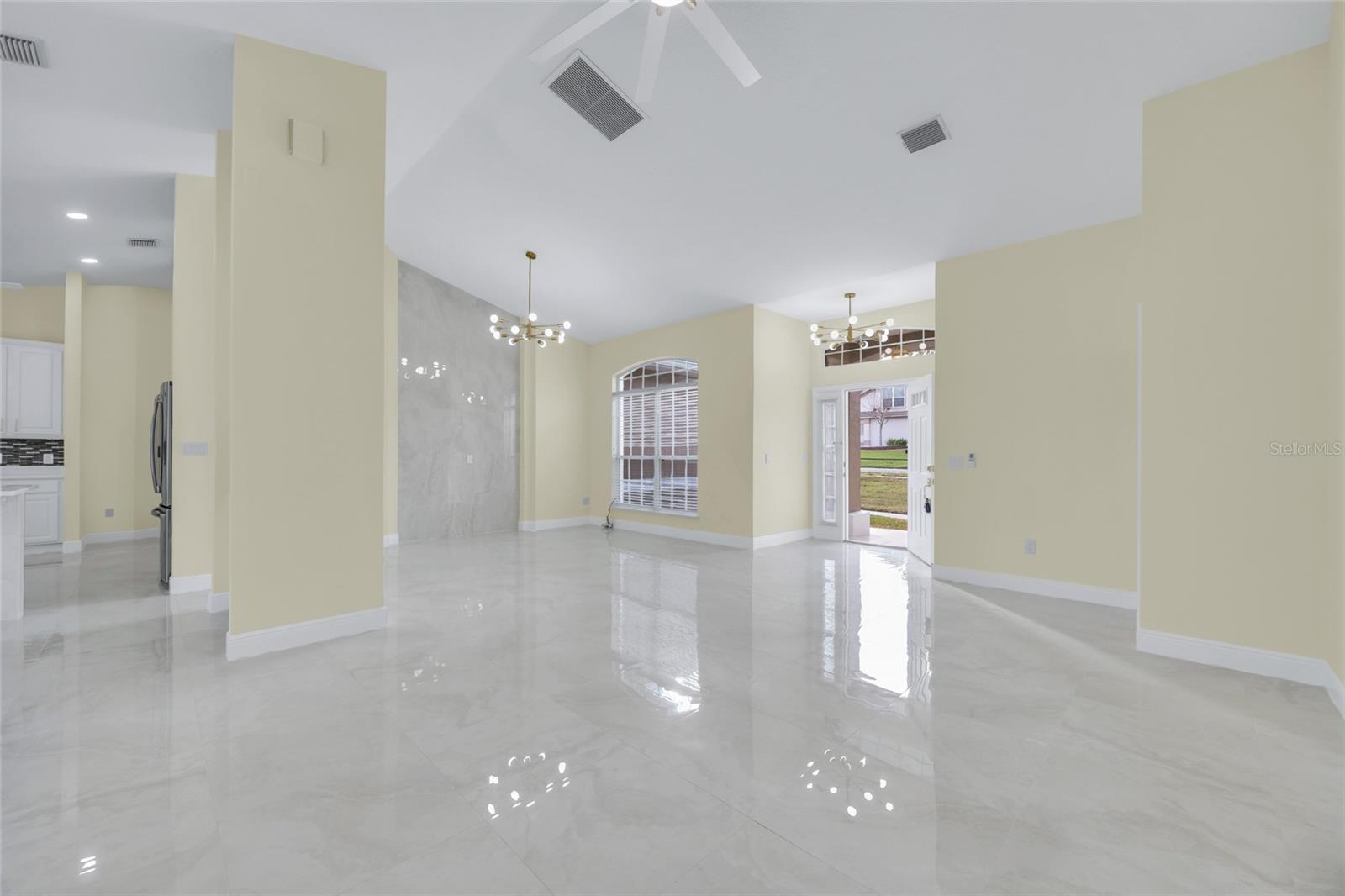 Image 14 of 61 For 11206 Crooked River Ct Court