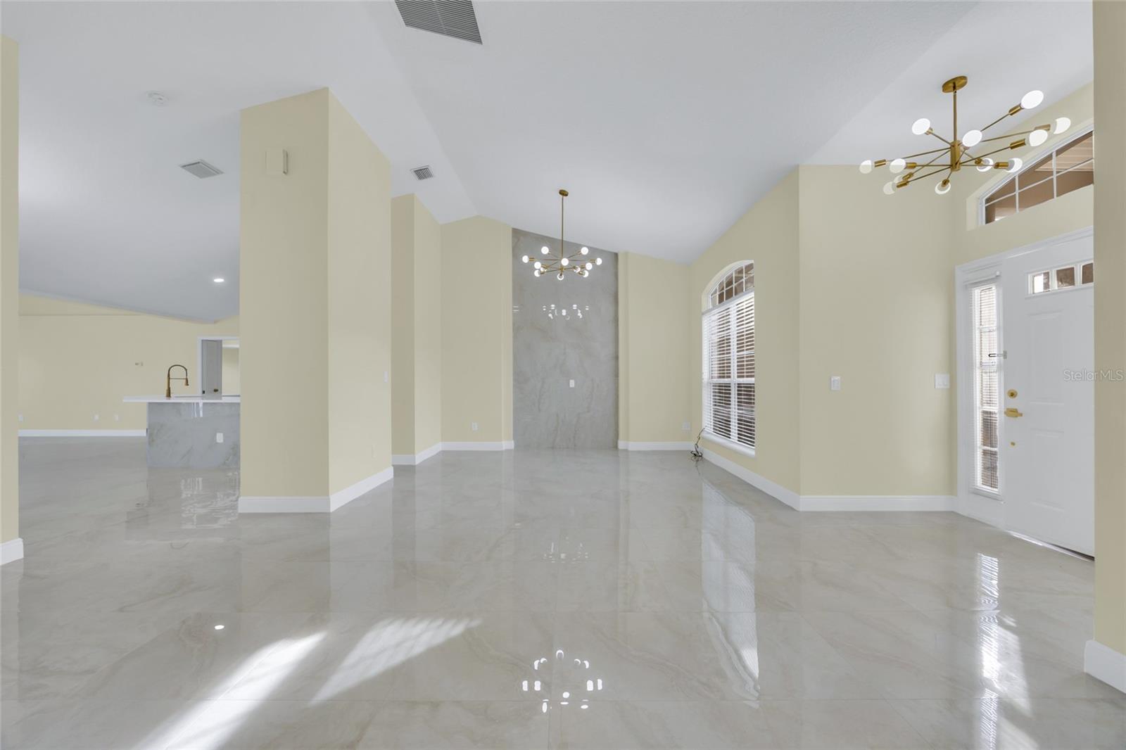 Image 15 of 61 For 11206 Crooked River Ct Court