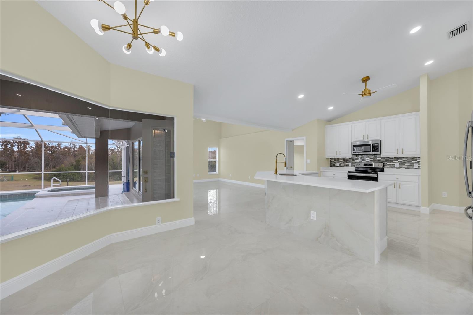 Image 18 of 61 For 11206 Crooked River Ct Court