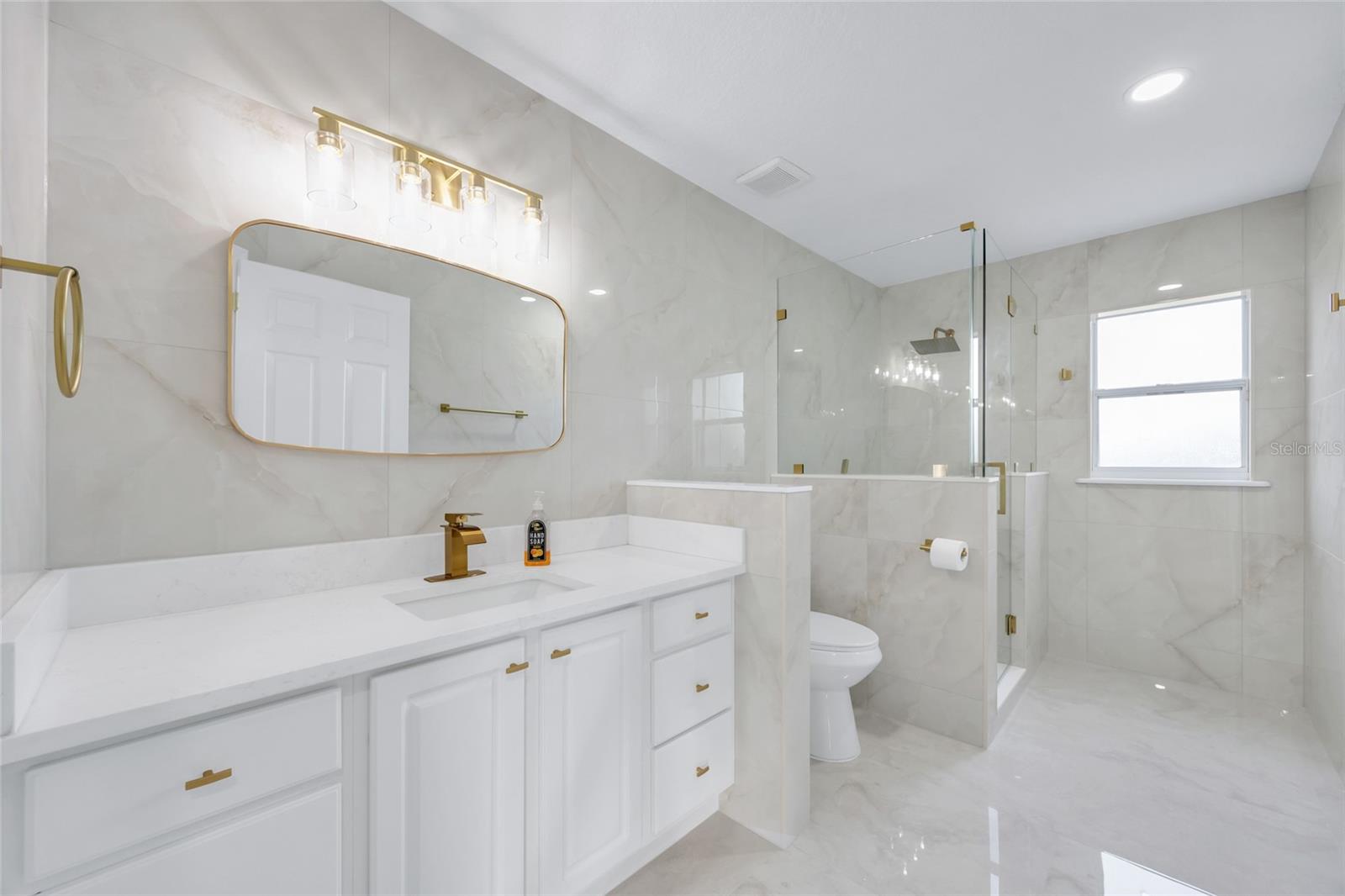 Image 23 of 61 For 11206 Crooked River Ct Court