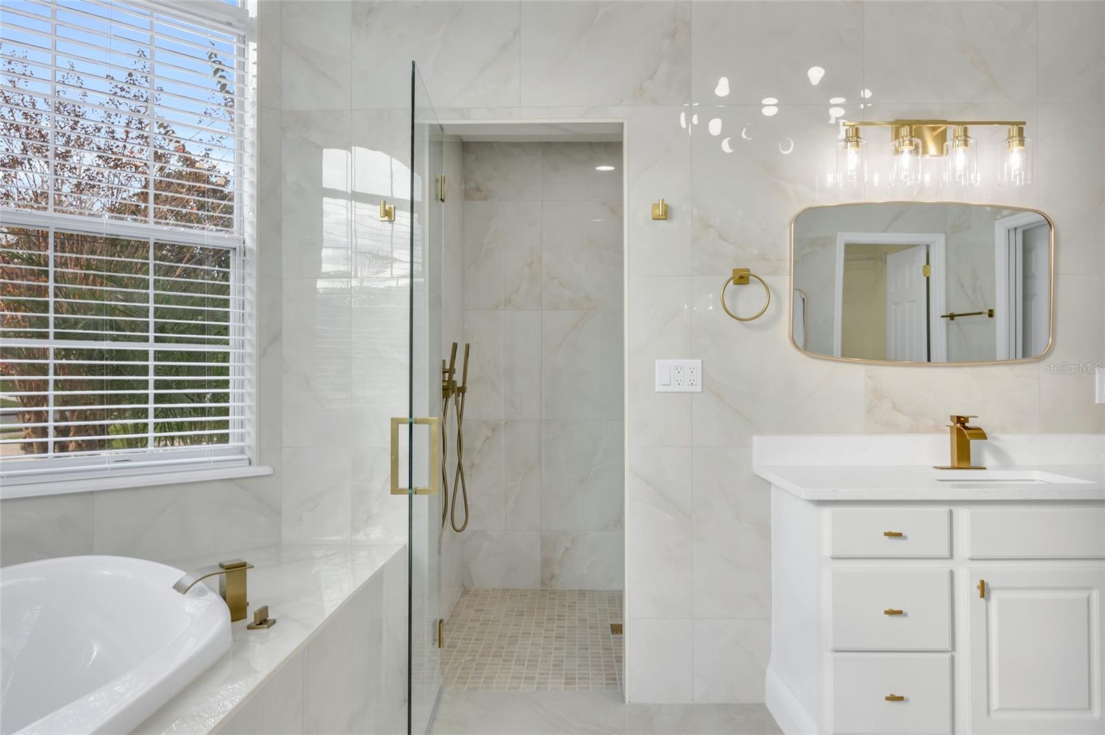 Image 25 of 61 For 11206 Crooked River Ct Court