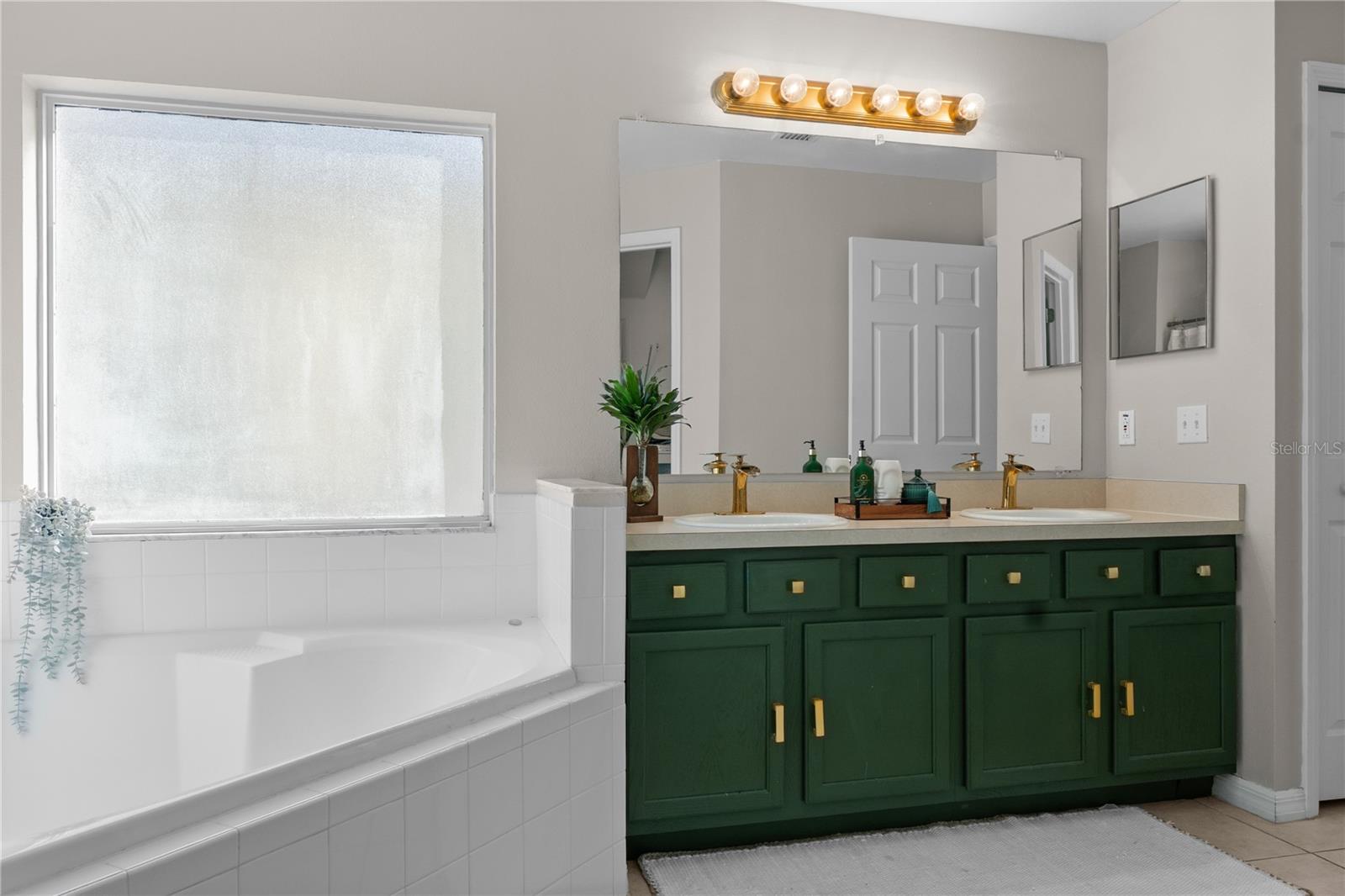 Image 13 of 31 For 440 Langham Drive