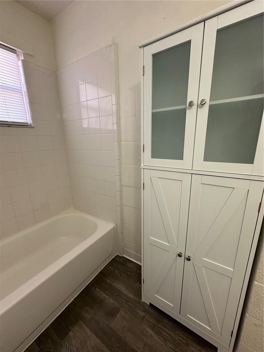 Image 10 of 15 For 2982 Warfield Drive B