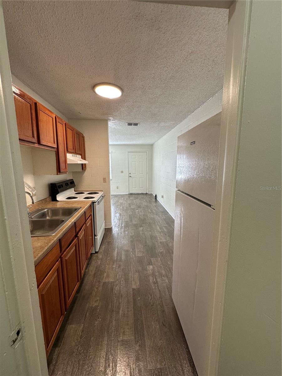 Image 5 of 15 For 2982 Warfield Drive B