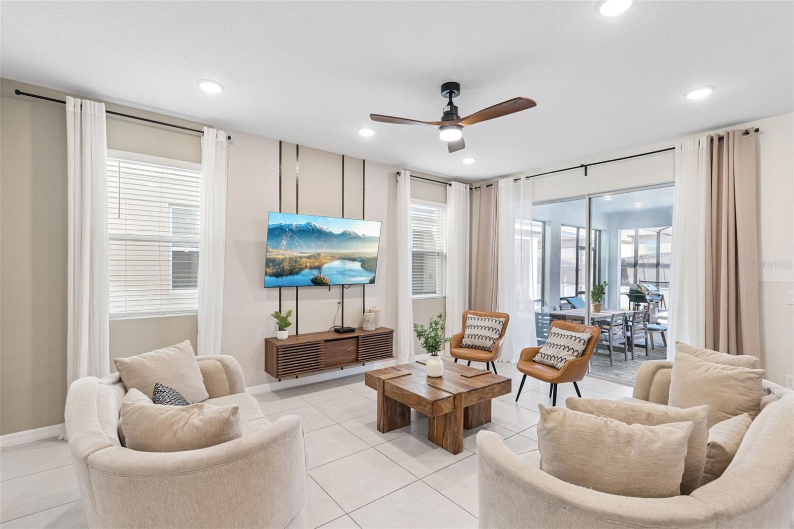 Image 4 of 55 For 8913 Coconut Breeze Drive