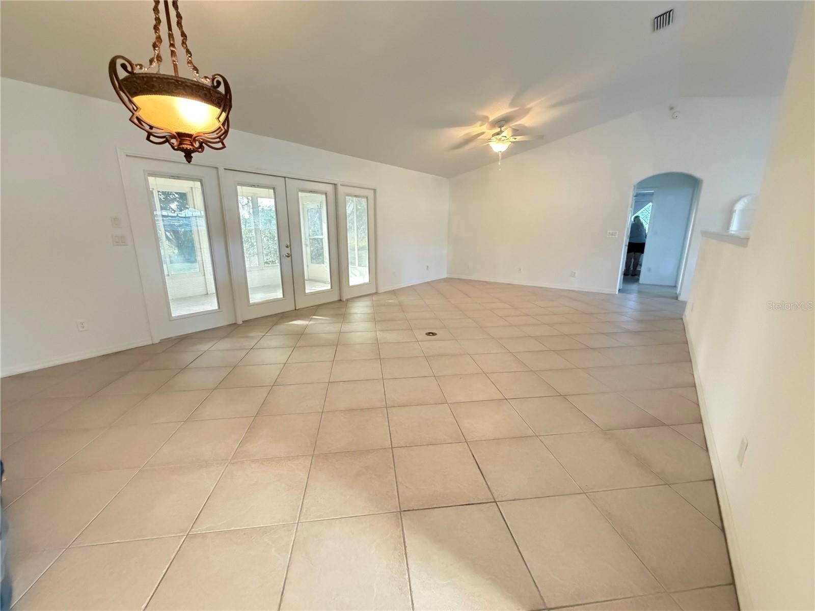 Listing photo id 1 for 21623 Regency Park Lane