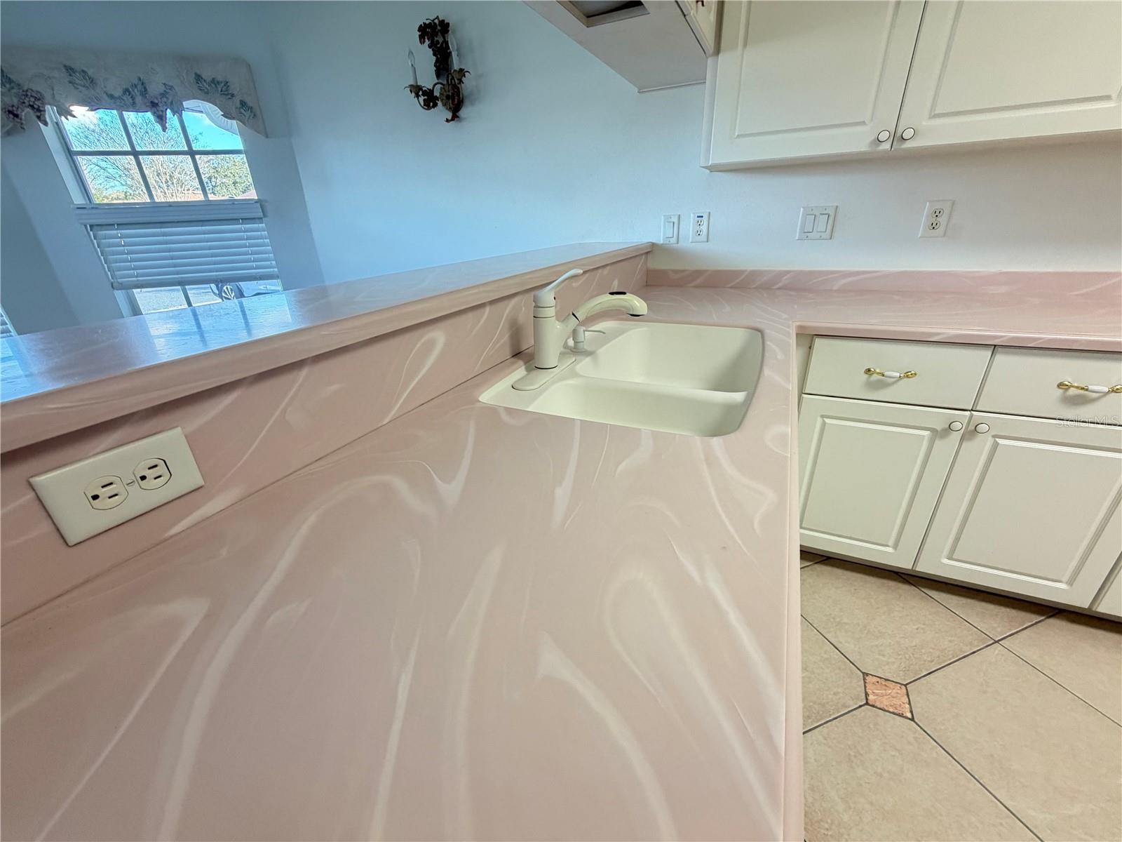 Listing photo id 7 for 21623 Regency Park Lane