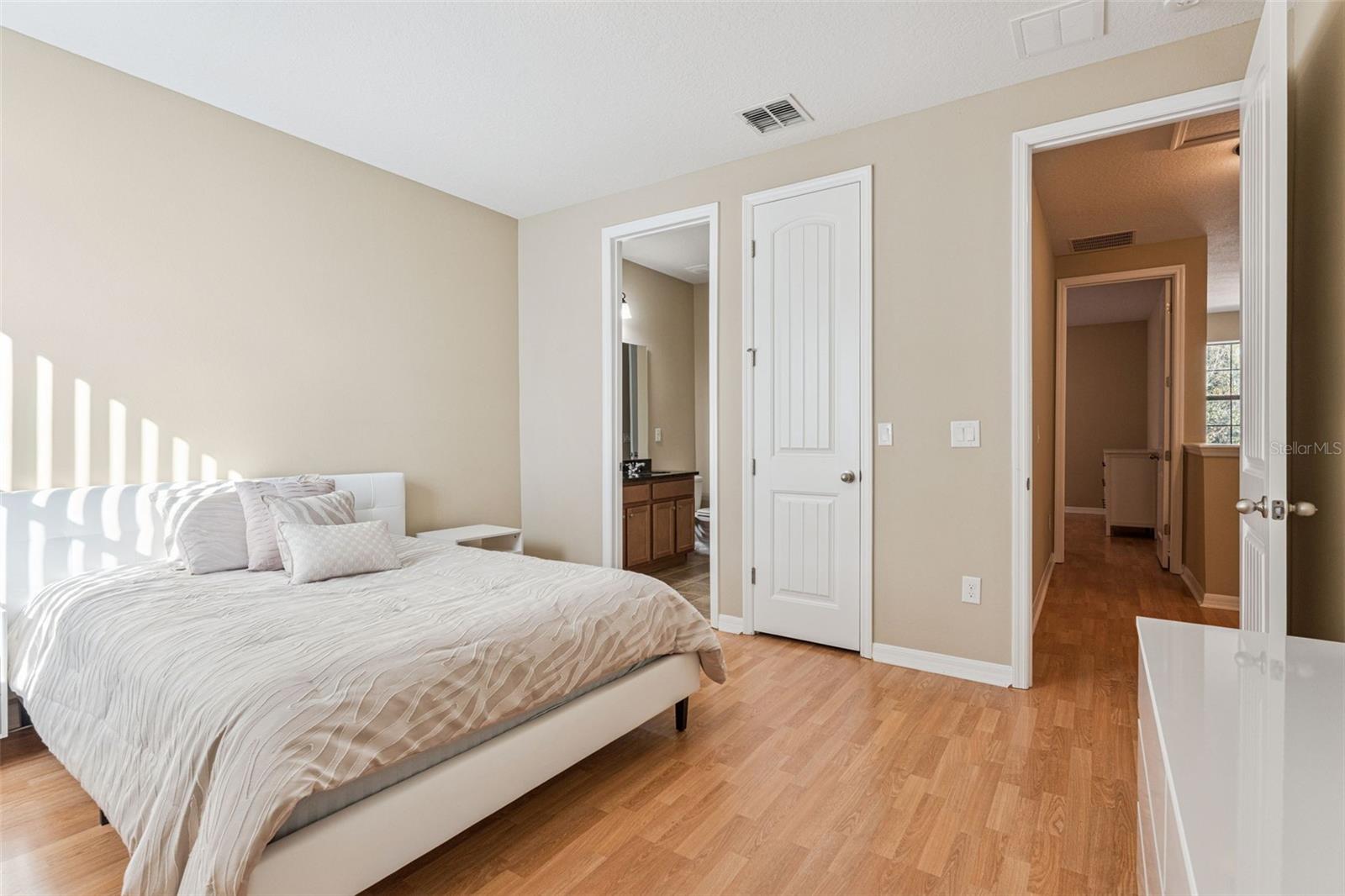 Image 19 of 28 For 13232 Longacre Drive