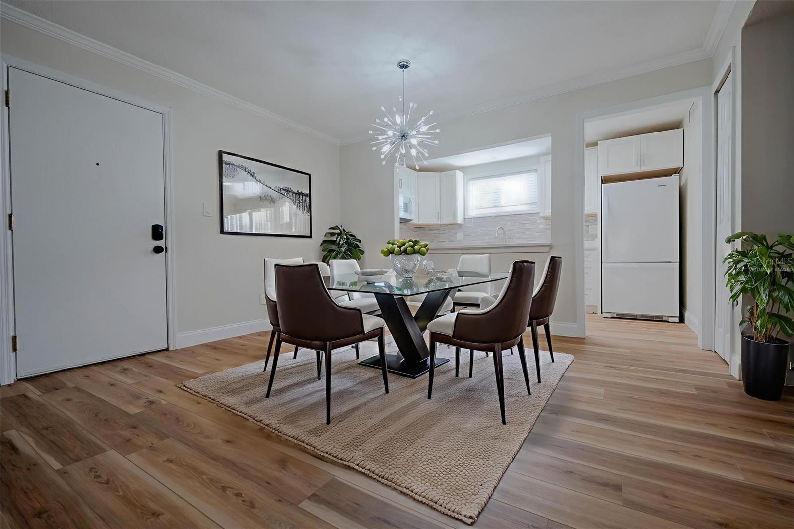 Image 20 of 59 For 568 Orange Drive 46