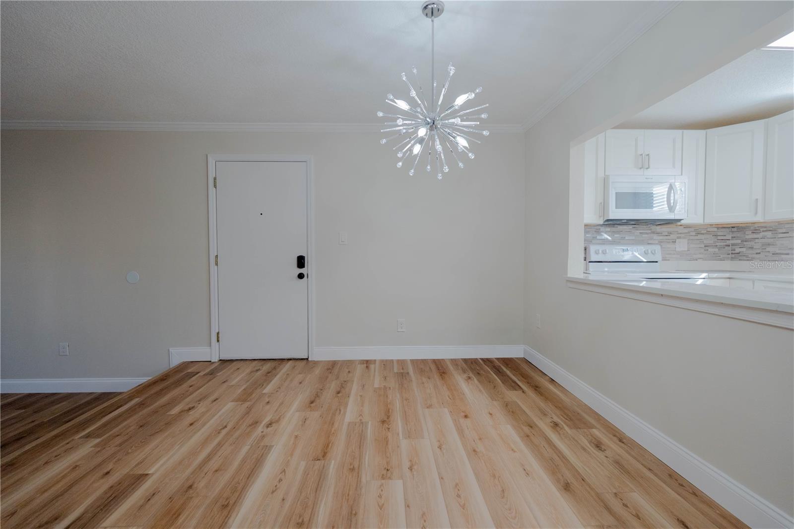 Image 22 of 59 For 568 Orange Drive 46