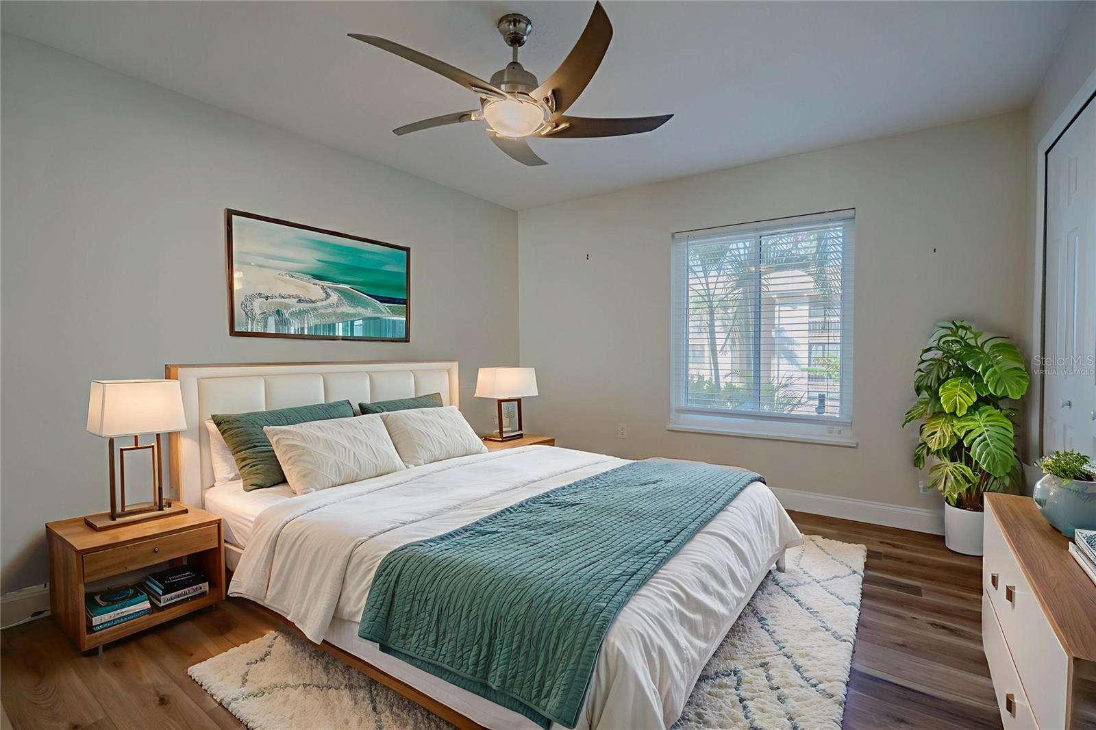 Image 23 of 59 For 568 Orange Drive 46