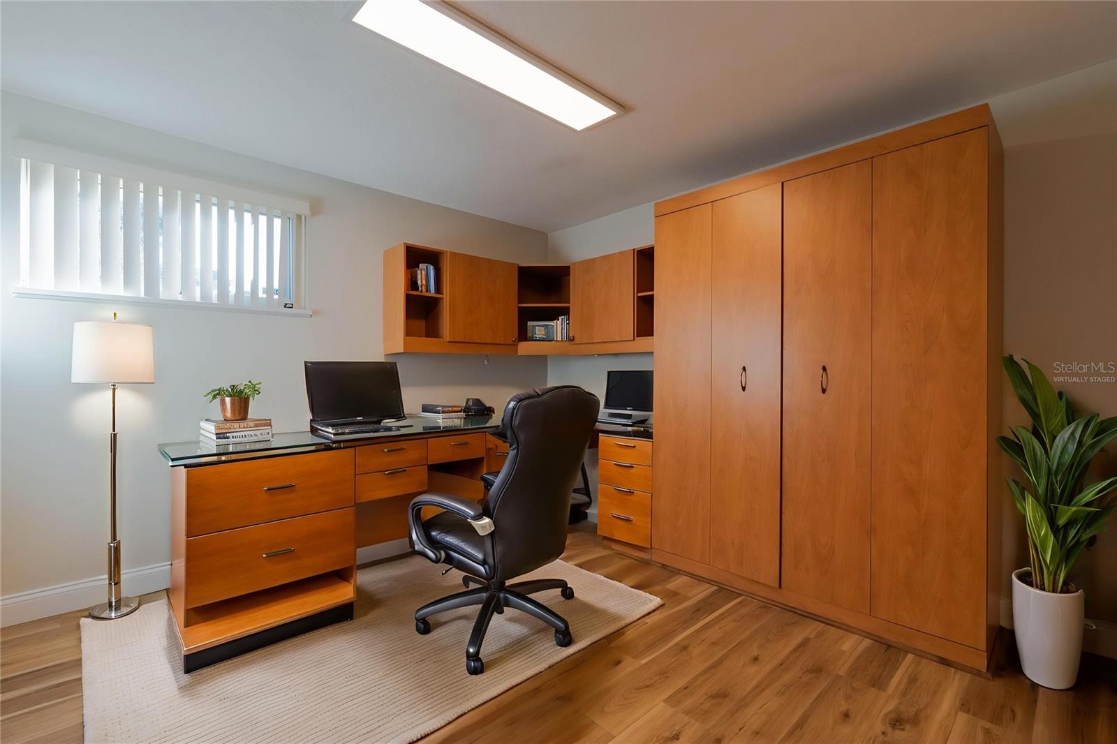 Image 29 of 59 For 568 Orange Drive 46