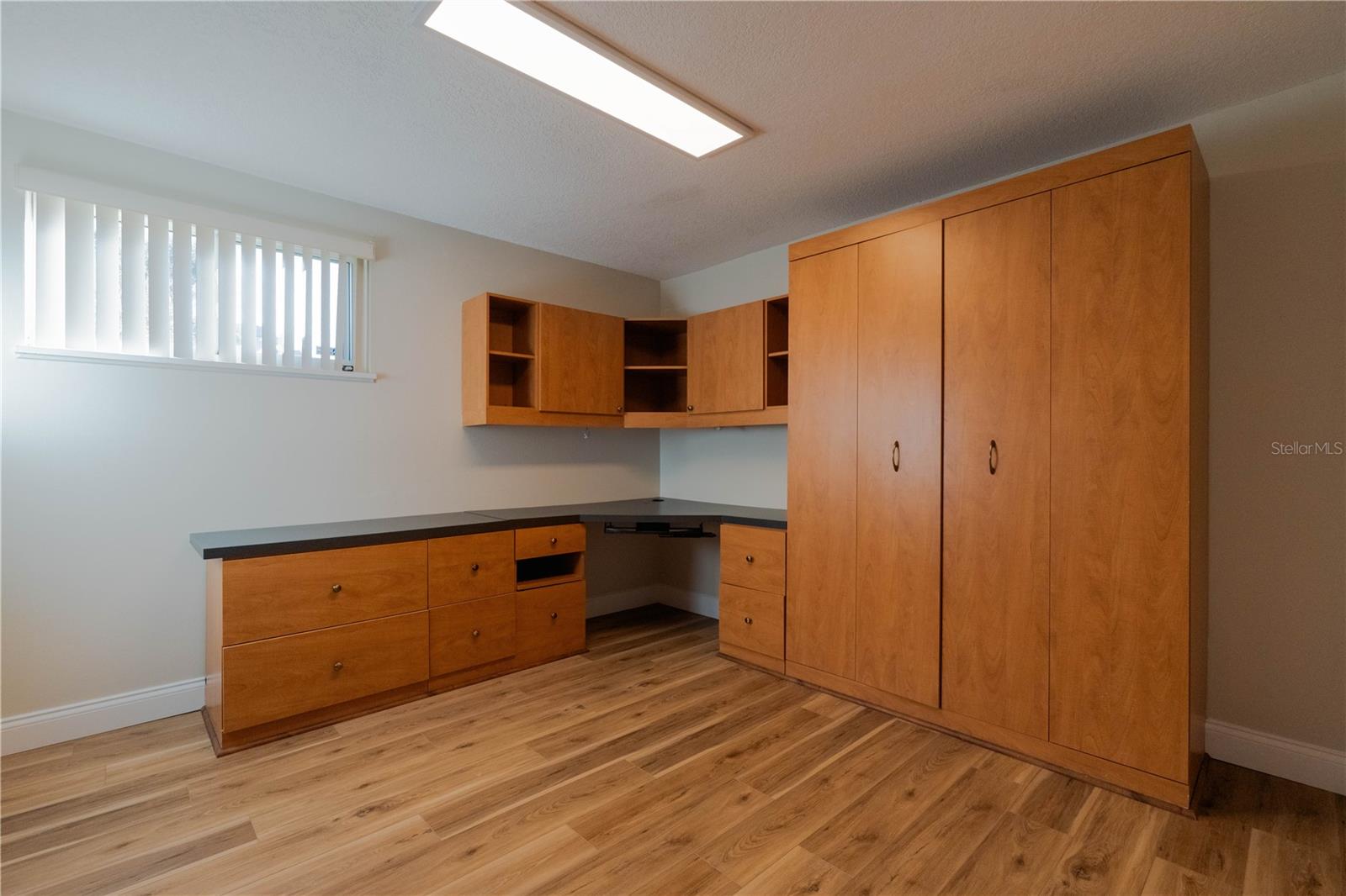 Image 30 of 59 For 568 Orange Drive 46