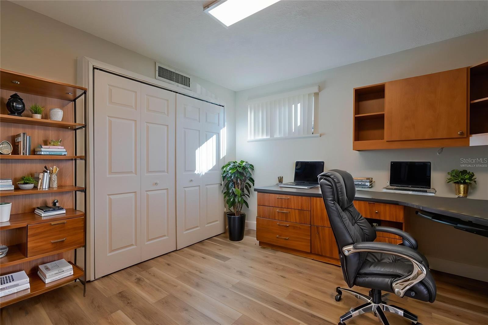 Image 31 of 59 For 568 Orange Drive 46