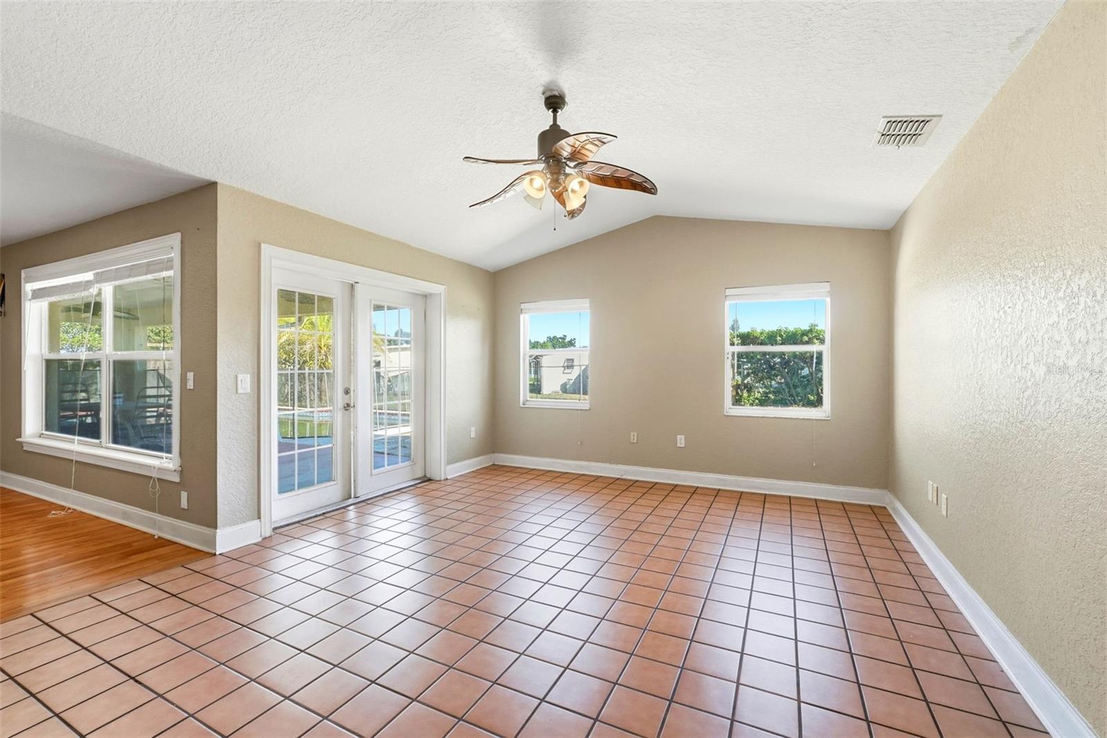 Image 18 of 52 For 2120 Wildwood Lane