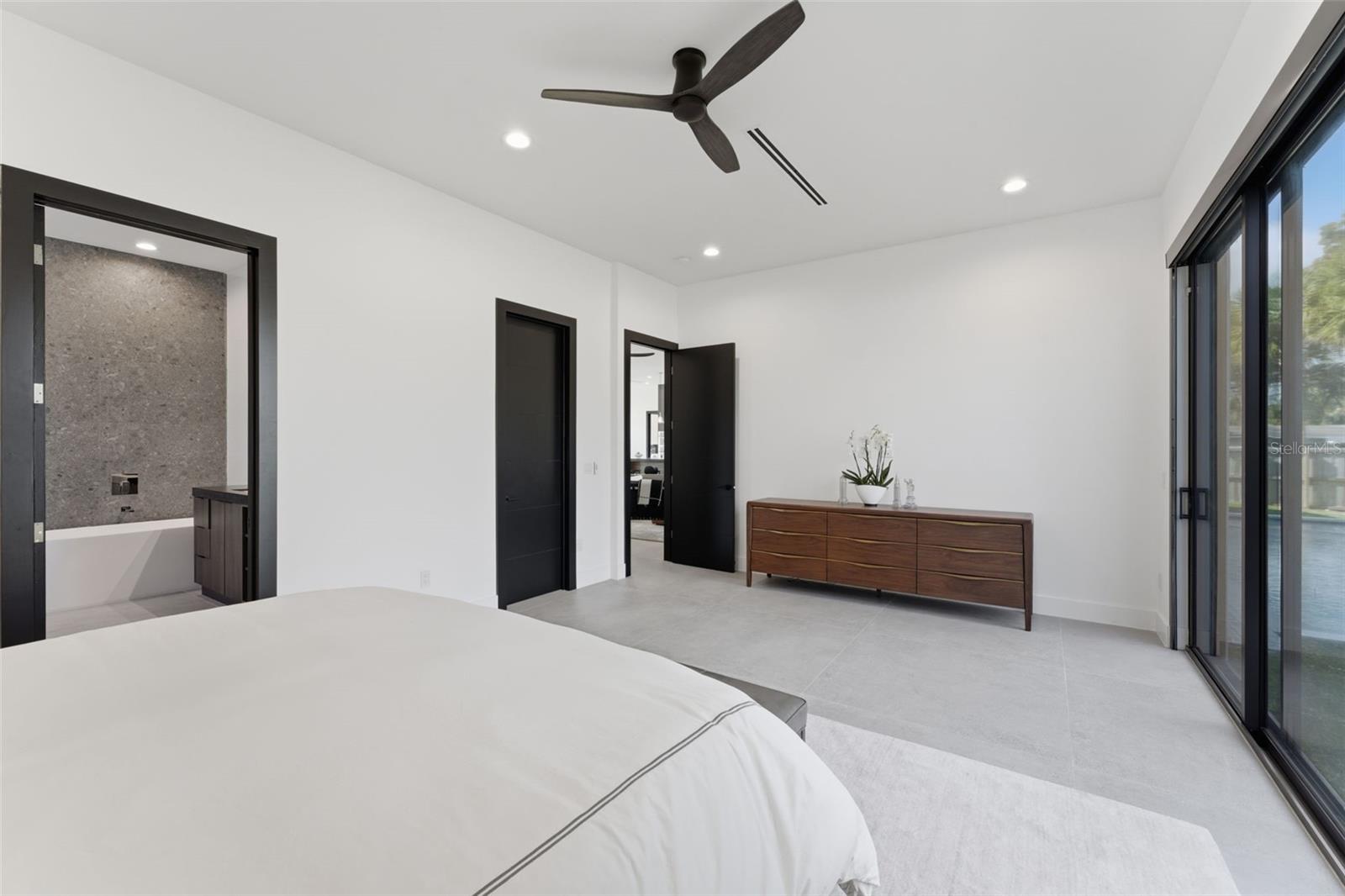 Image 14 of 34 For 301 27th Drive