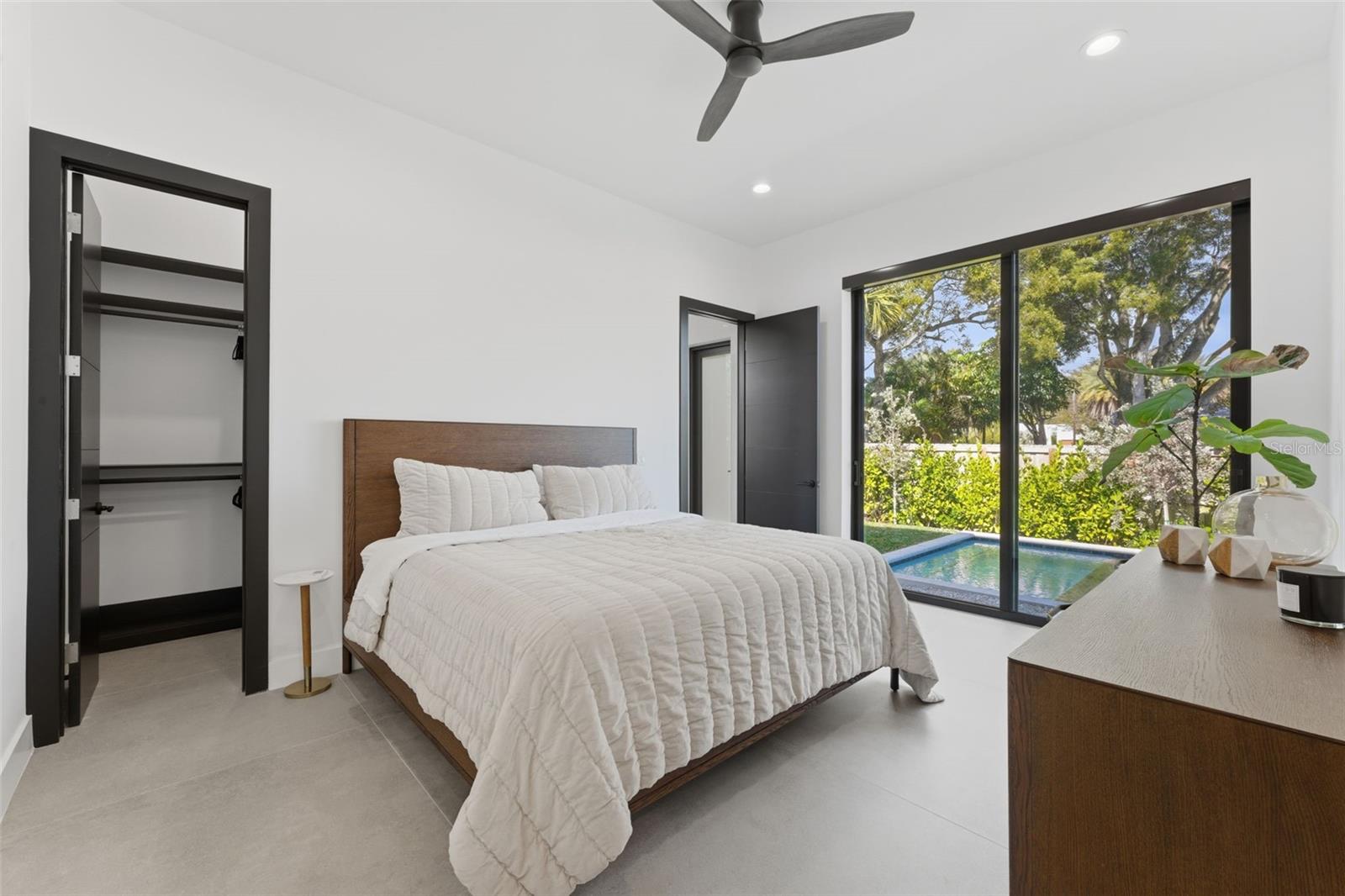 Image 15 of 34 For 301 27th Drive