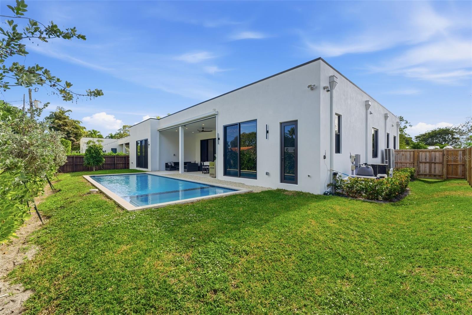 Image 30 of 34 For 301 27th Drive