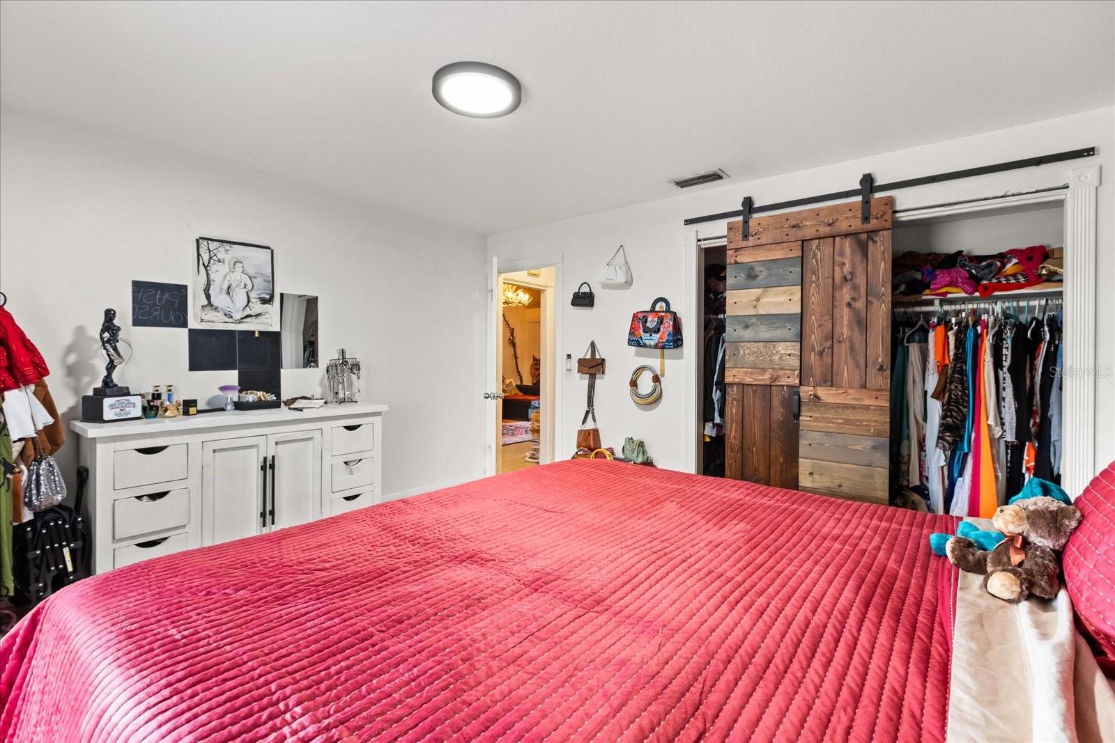 Image 13 of 22 For 1026 Villa Lane S