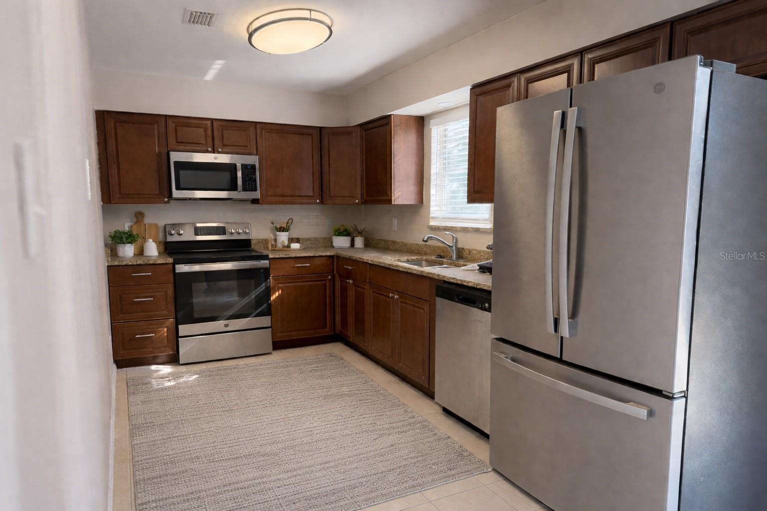 Image 10 of 13 For 2032 Tropic Bay Court