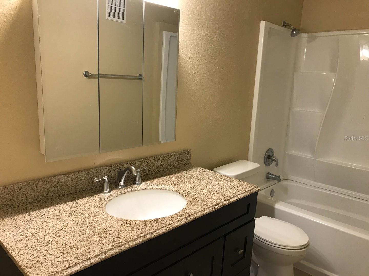 Image 12 of 15 For 4301 Lizshire  203