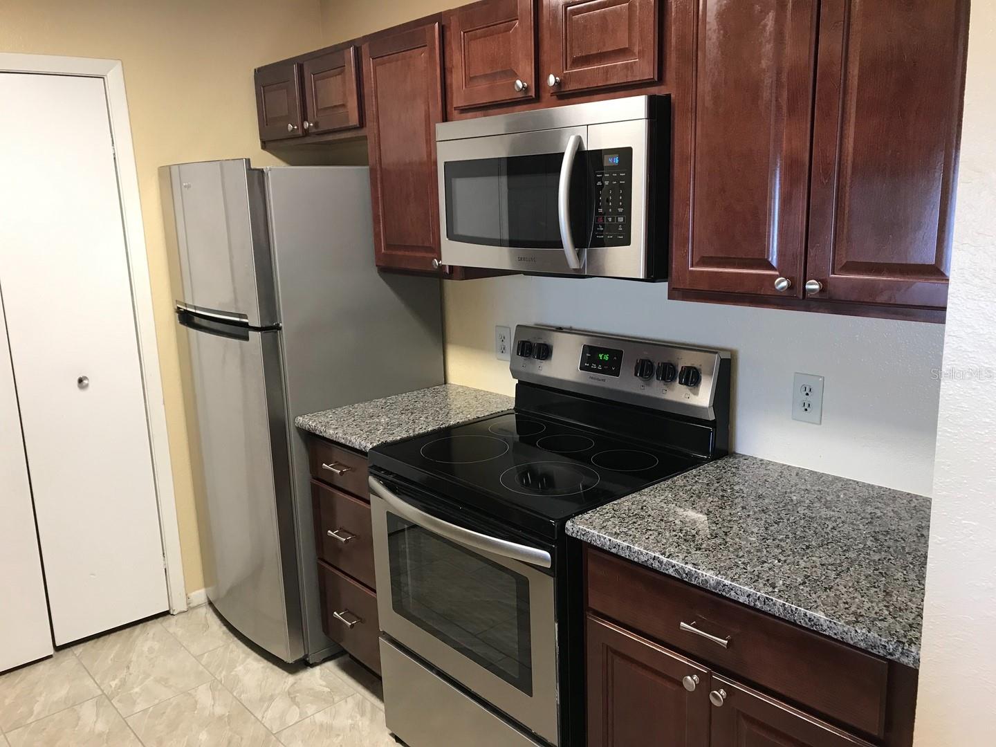 Image 6 of 15 For 4301 Lizshire  203