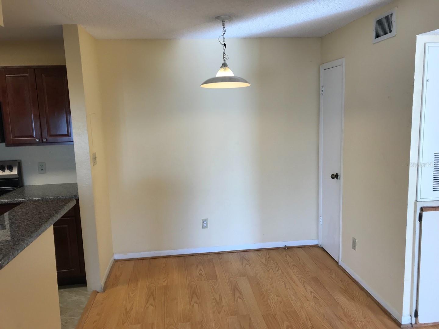 Image 7 of 15 For 4301 Lizshire  203