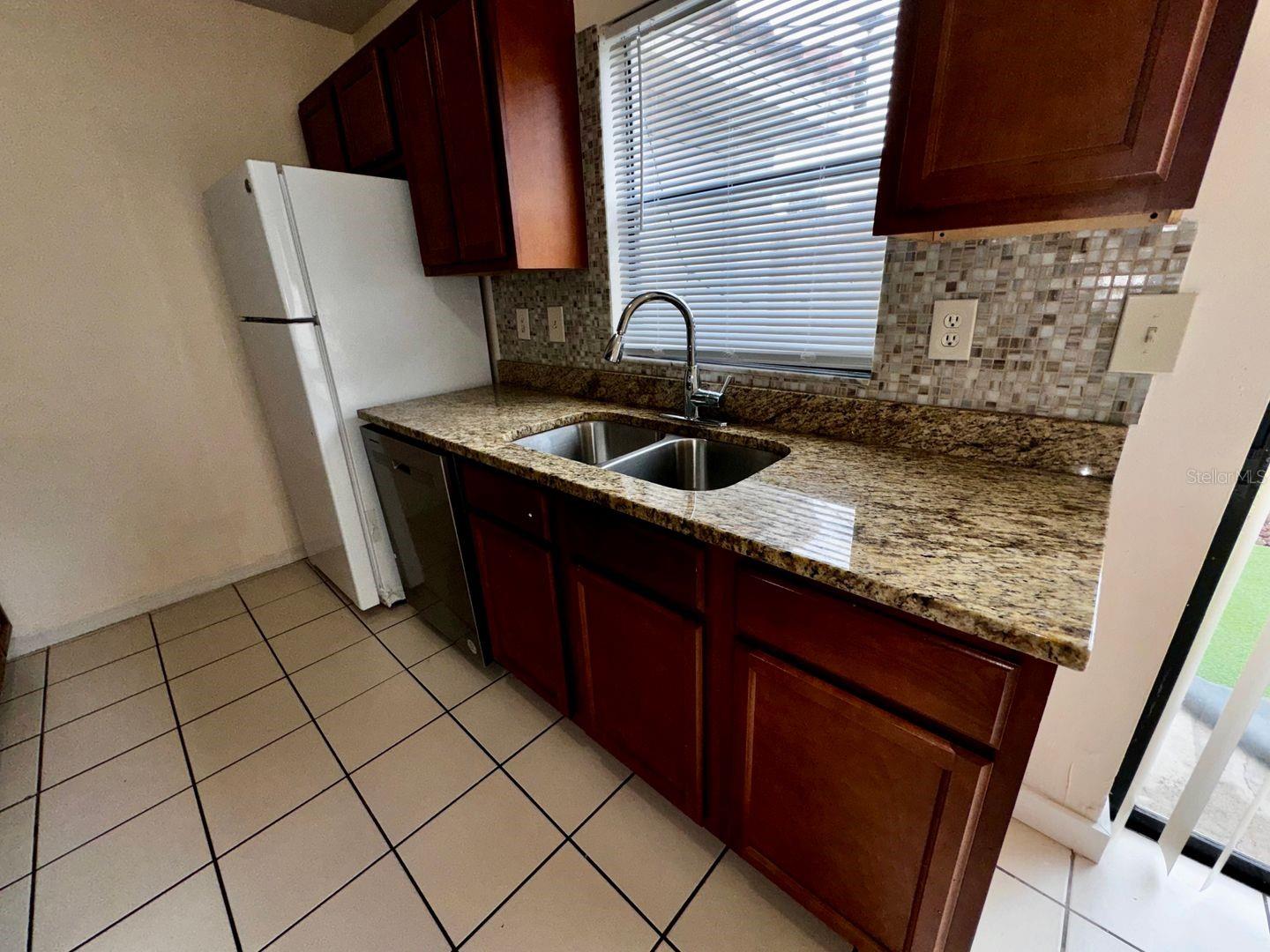 Image 7 of 19 For 6246 Bend Square 16