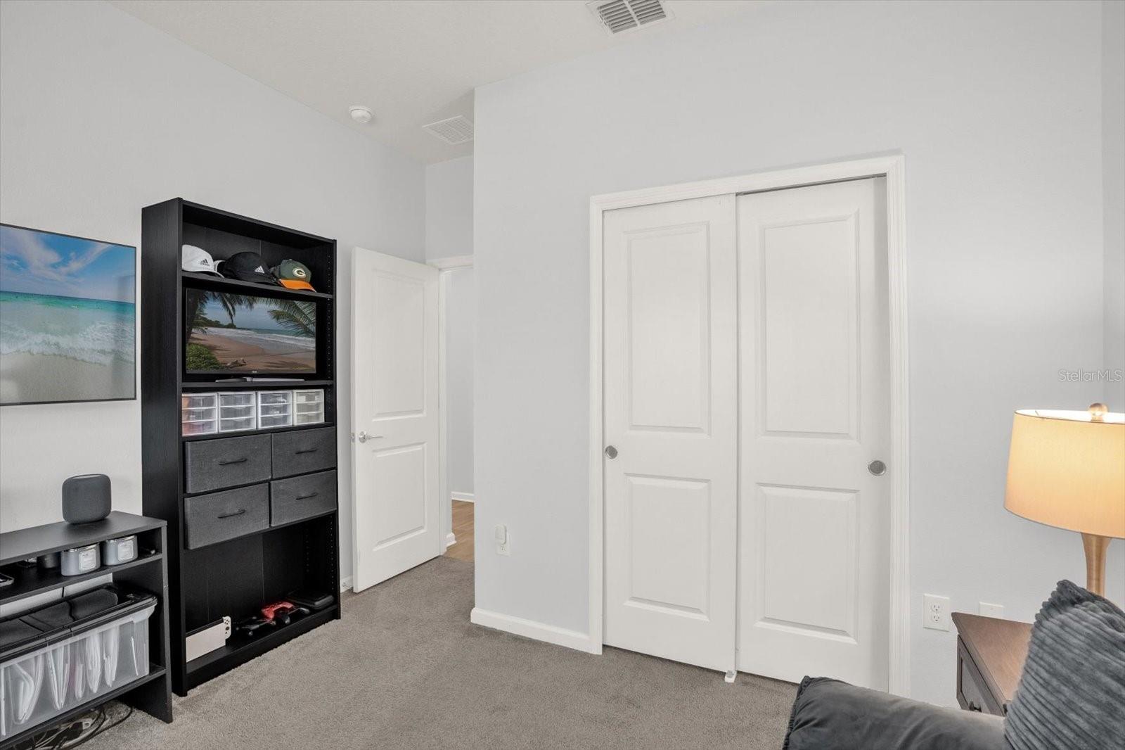 Image 20 of 36 For 6941 Dilly Lake Avenue