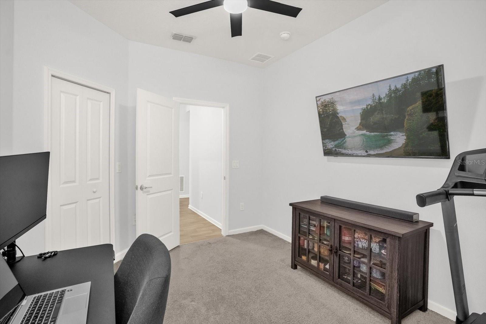 Image 22 of 36 For 6941 Dilly Lake Avenue