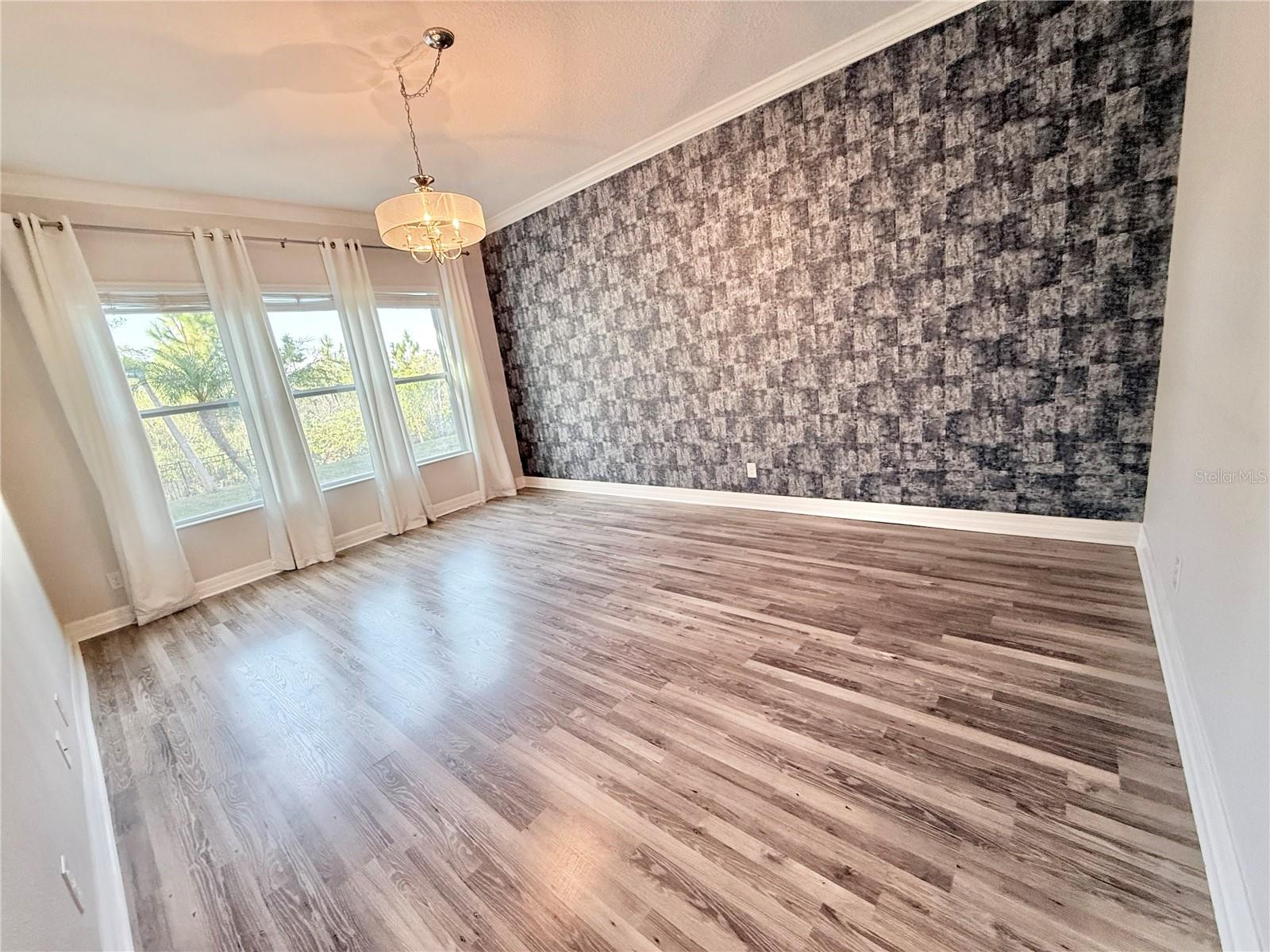 Image 10 of 35 For 14630 Caplock Drive