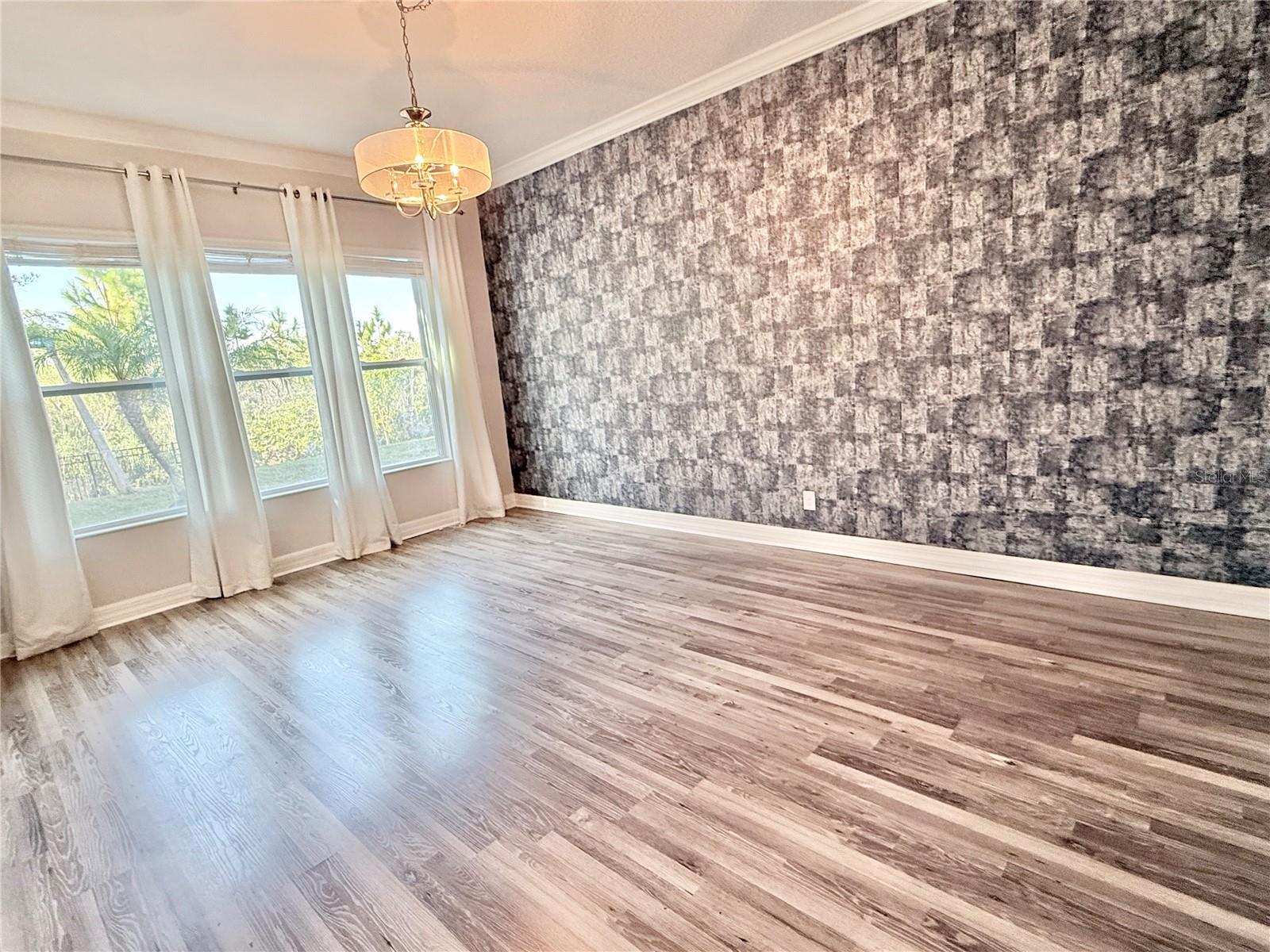 Image 11 of 35 For 14630 Caplock Drive