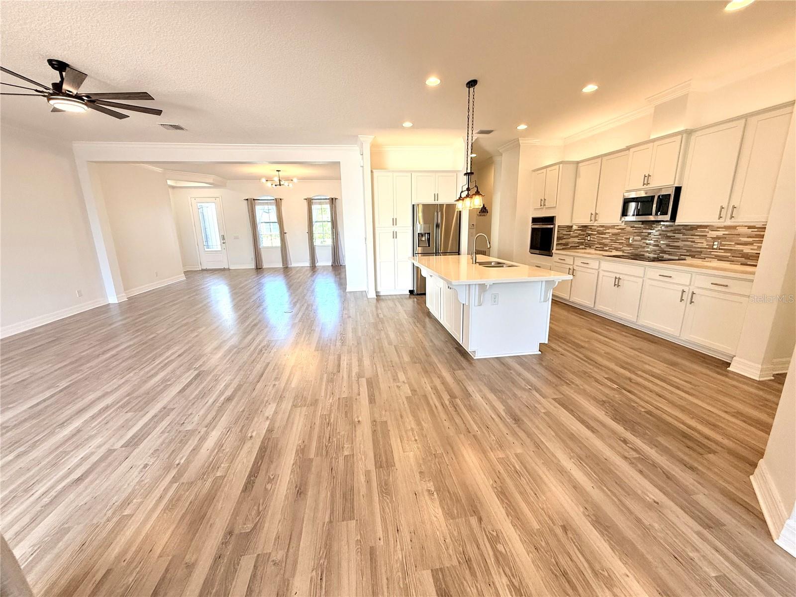 Image 5 of 35 For 14630 Caplock Drive