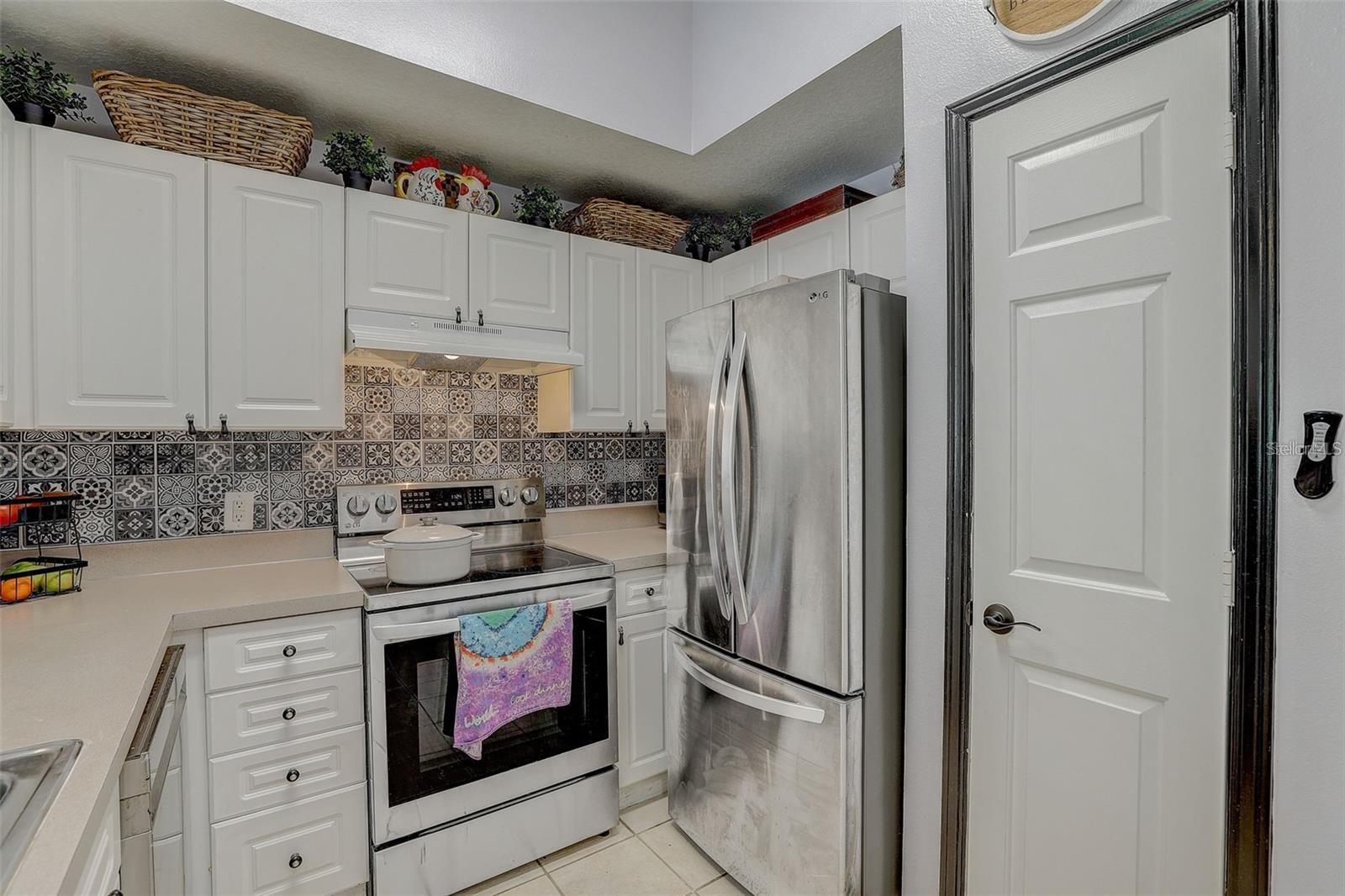 Image 13 of 42 For 235 Goldenrain Drive 301