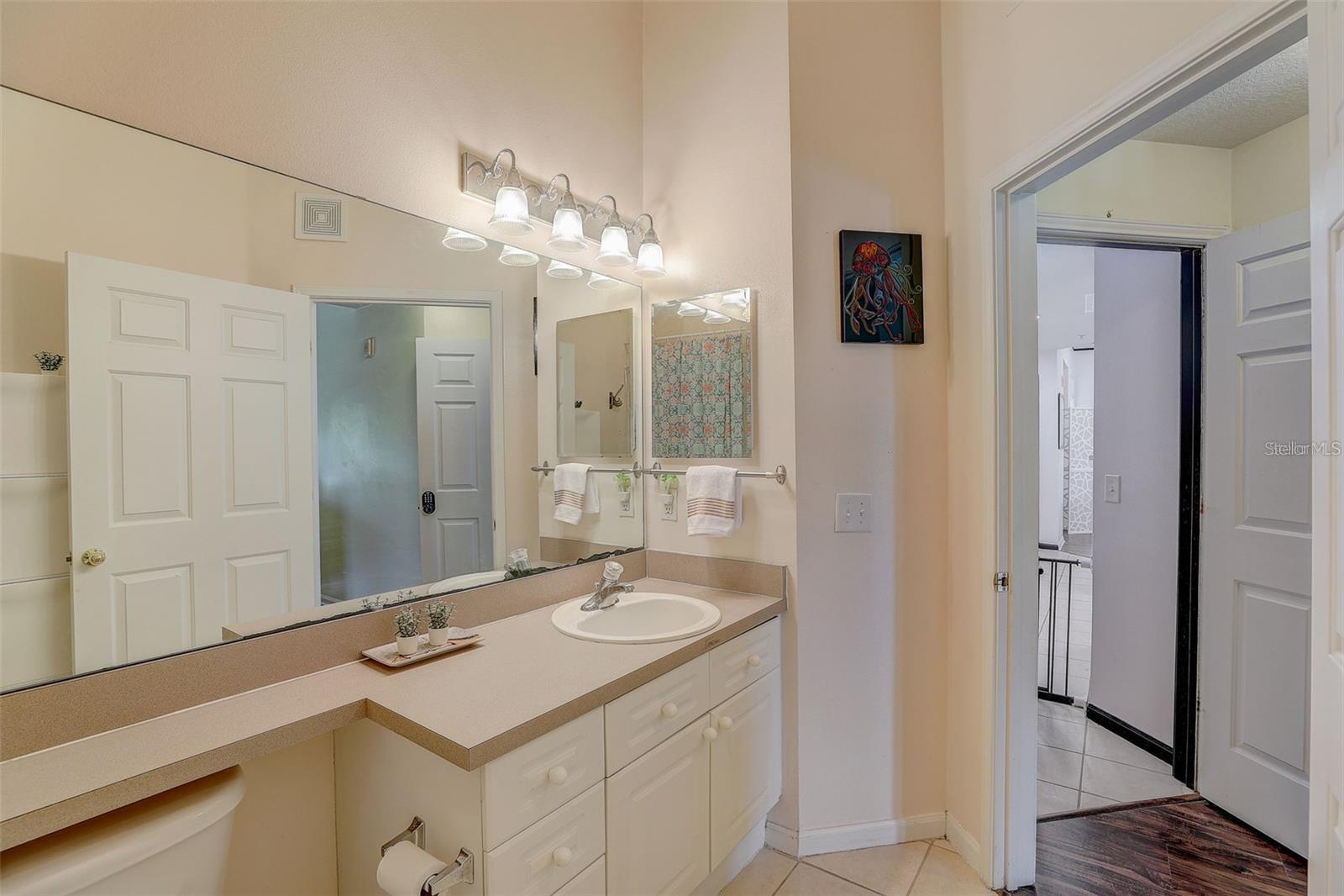 Image 16 of 42 For 235 Goldenrain Drive 301