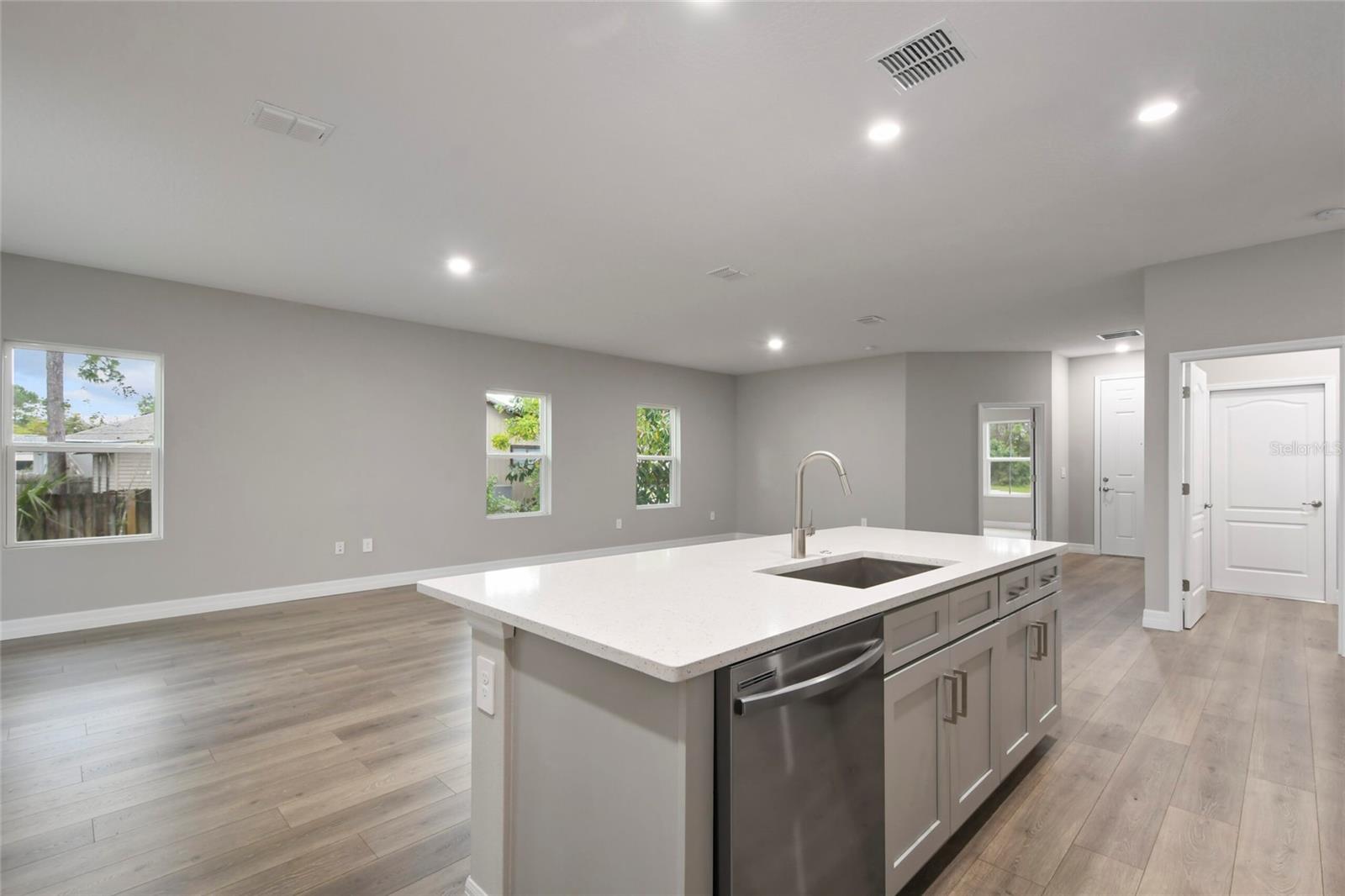 Image 8 of 14 For 750 Valencia Avenue