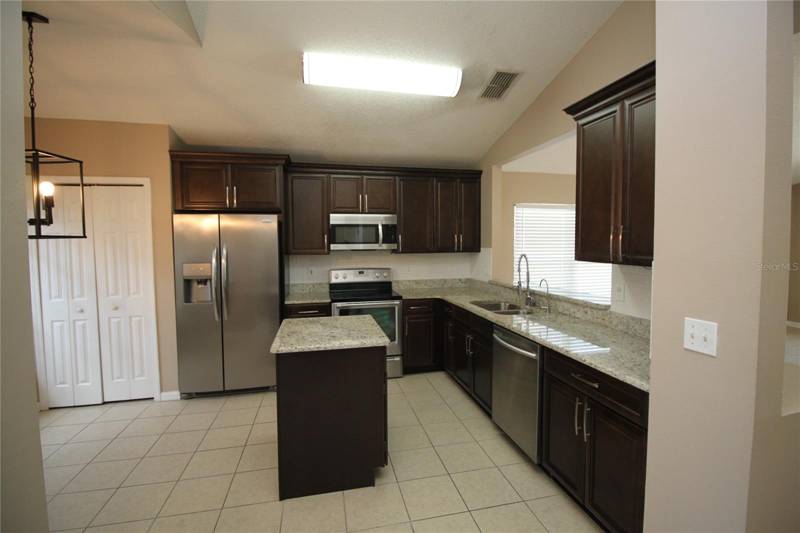 Image 5 of 35 For 136 Bayswater Lane